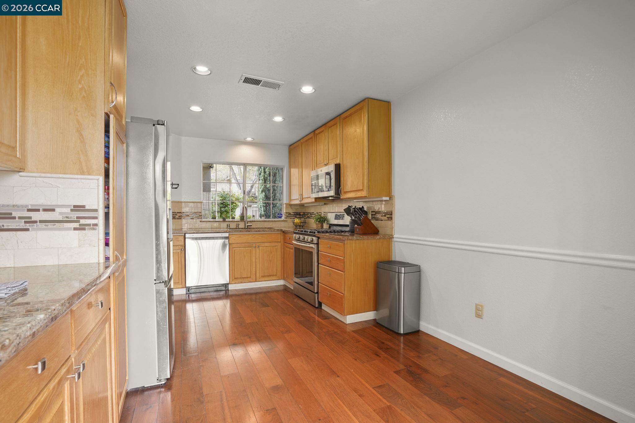 Photo #15: 41125990 Listing: Photo #15