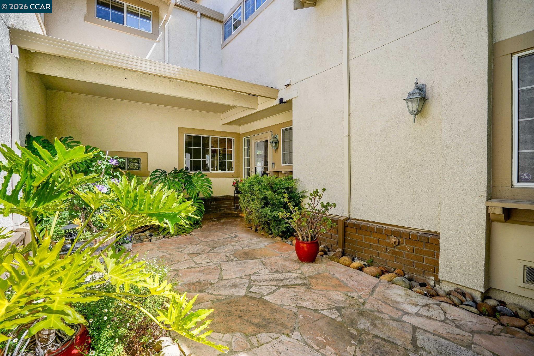 Photo #4: 41125990 Listing: Photo #4