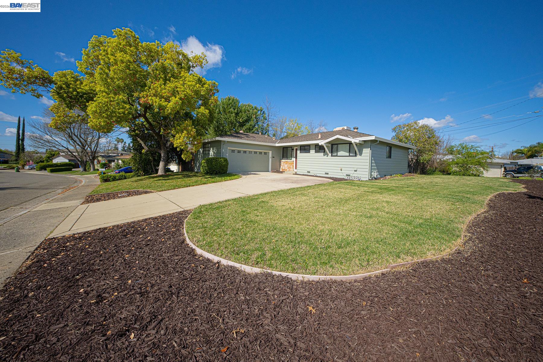 Detail Gallery Image 3 of 26 For 141 Mckiernan Drive, Folsom,  CA 95630 - 3 Beds | 2 Baths