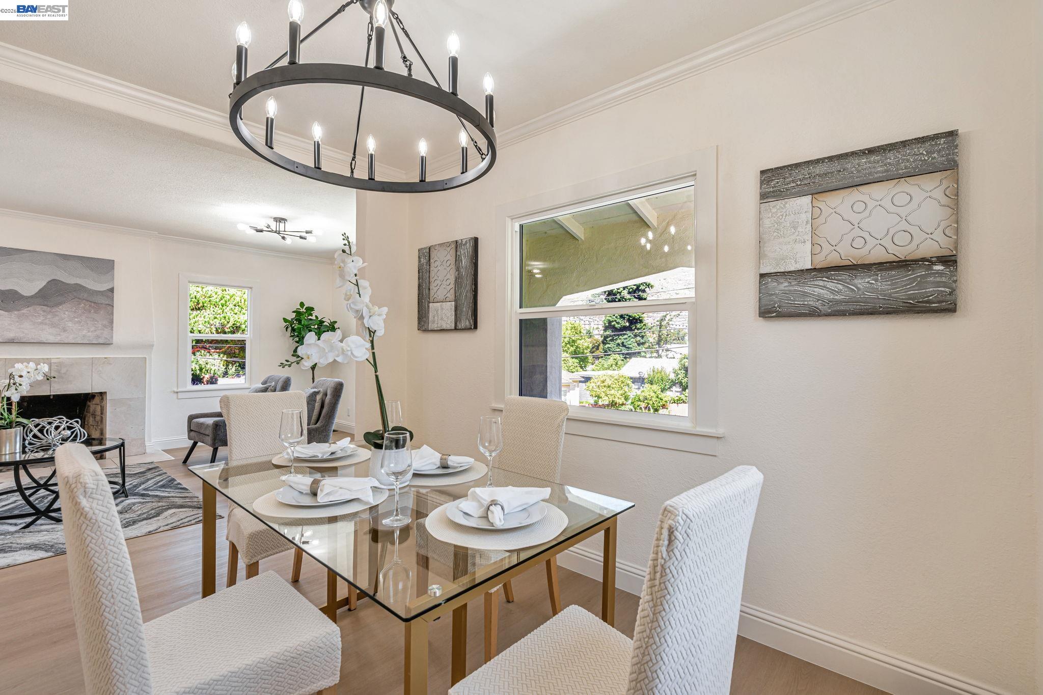 Detail Gallery Image 13 of 34 For 6927 Sunkist Dr, Oakland,  CA 94605 - 4 Beds | 2 Baths