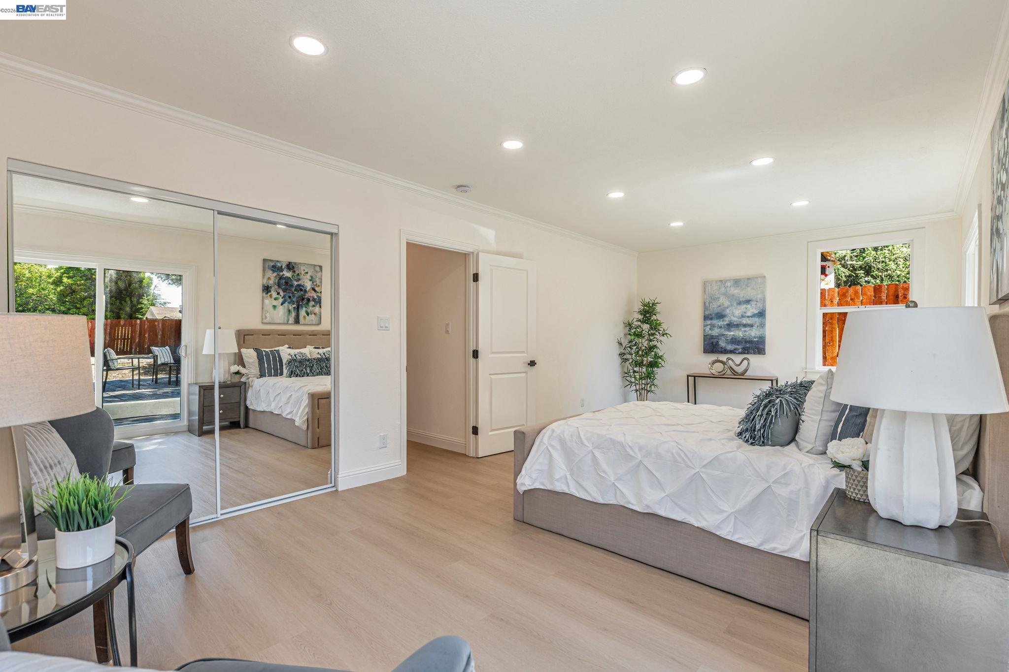 Detail Gallery Image 24 of 34 For 6927 Sunkist Dr, Oakland,  CA 94605 - 4 Beds | 2 Baths