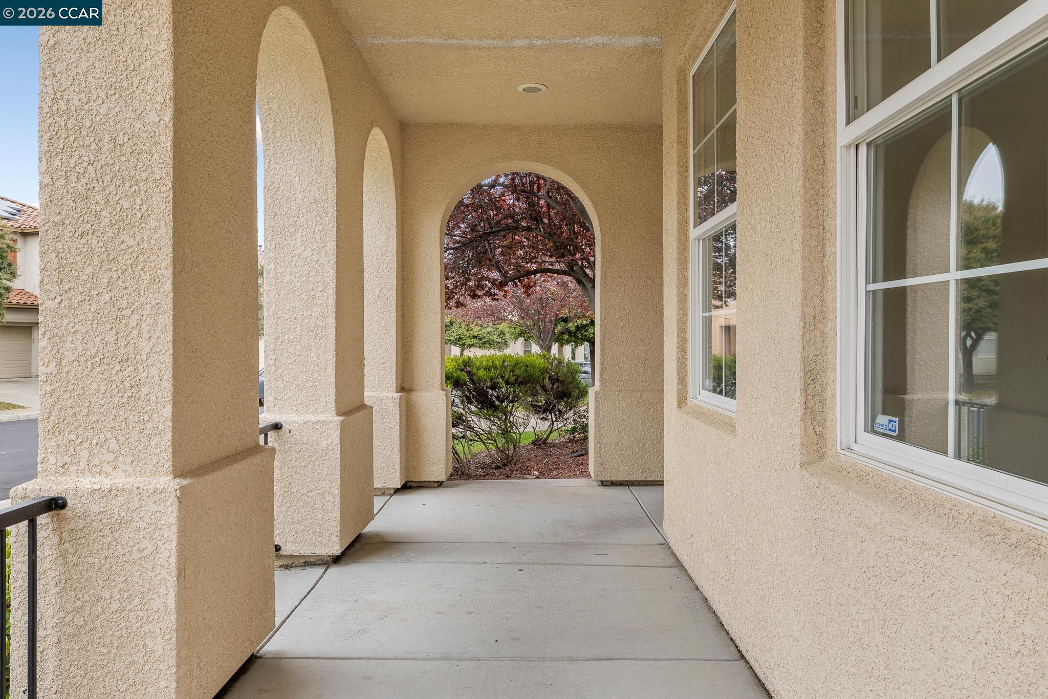 Detail Gallery Image 3 of 56 For 5700 Oakmont Dr, Richmond,  CA 94806 - 5 Beds | 3 Baths