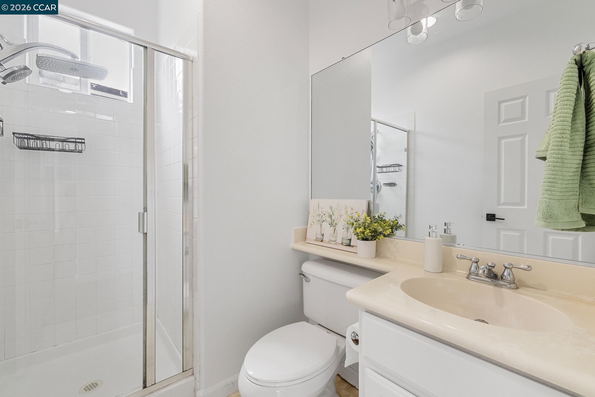 Detail Gallery Image 24 of 56 For 5700 Oakmont Dr, Richmond,  CA 94806 - 5 Beds | 3 Baths