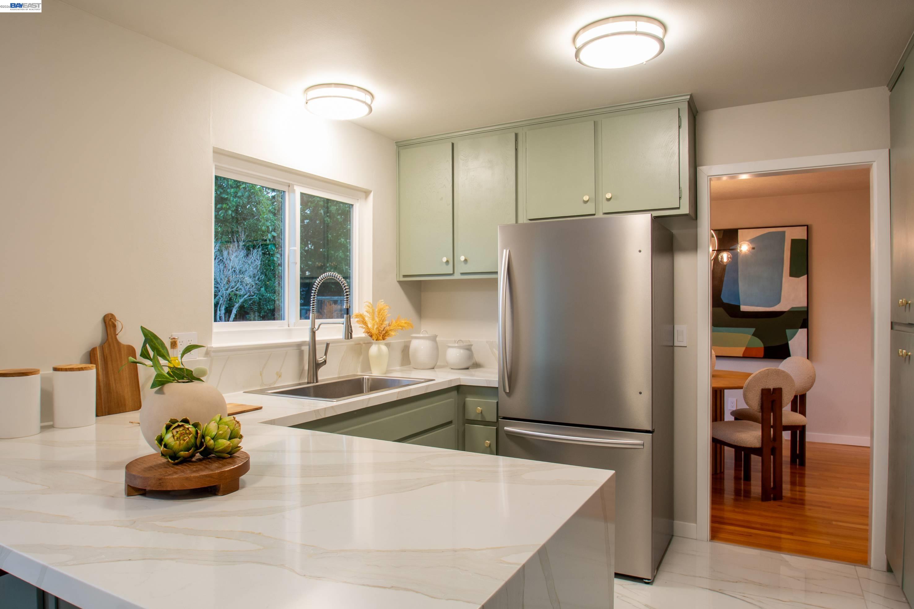 Detail Gallery Image 16 of 56 For 1230 Sargent Drive, Sunnyvale,  CA 94087 - 4 Beds | 2/1 Baths