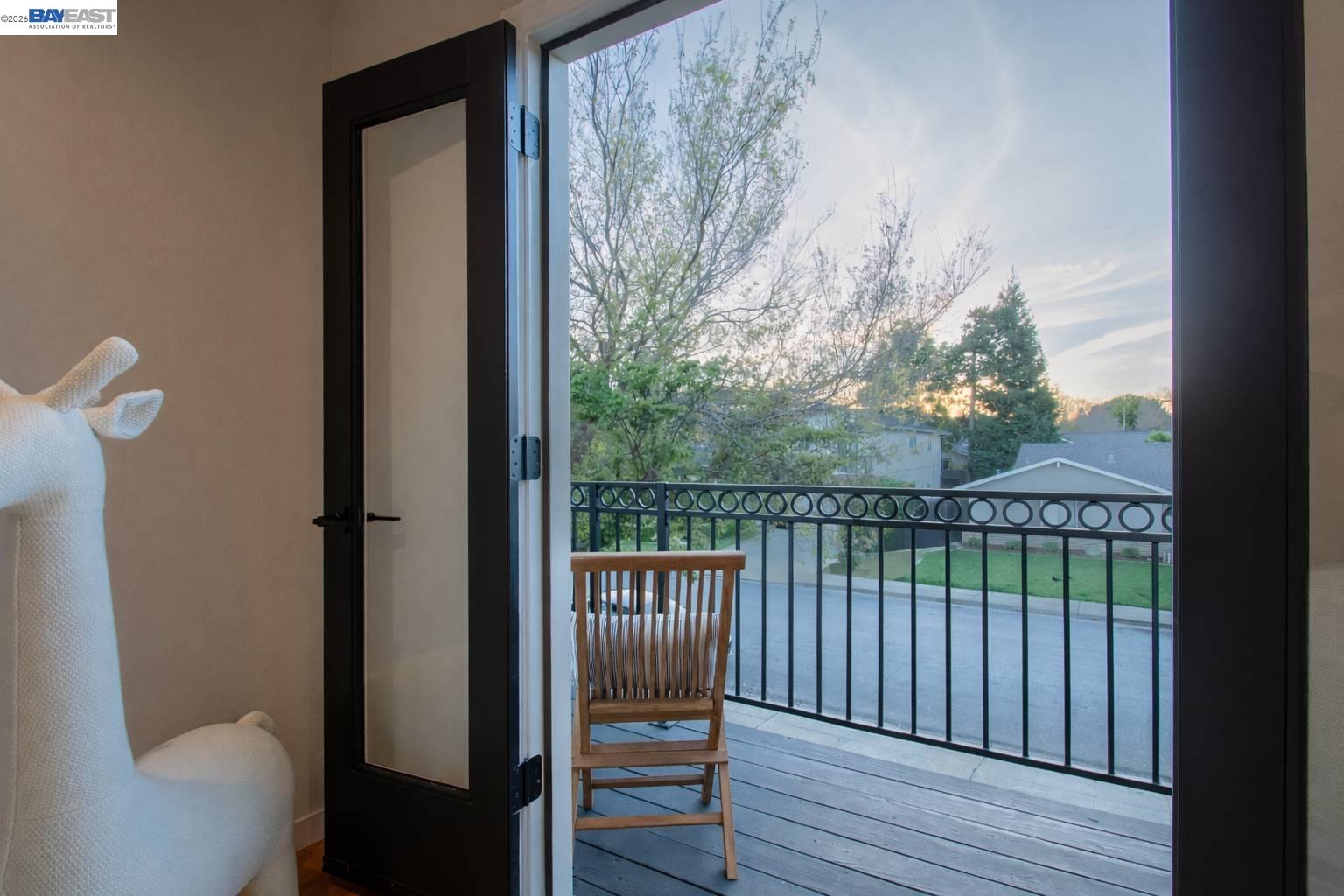 Detail Gallery Image 25 of 56 For 1230 Sargent Drive, Sunnyvale,  CA 94087 - 4 Beds | 2/1 Baths