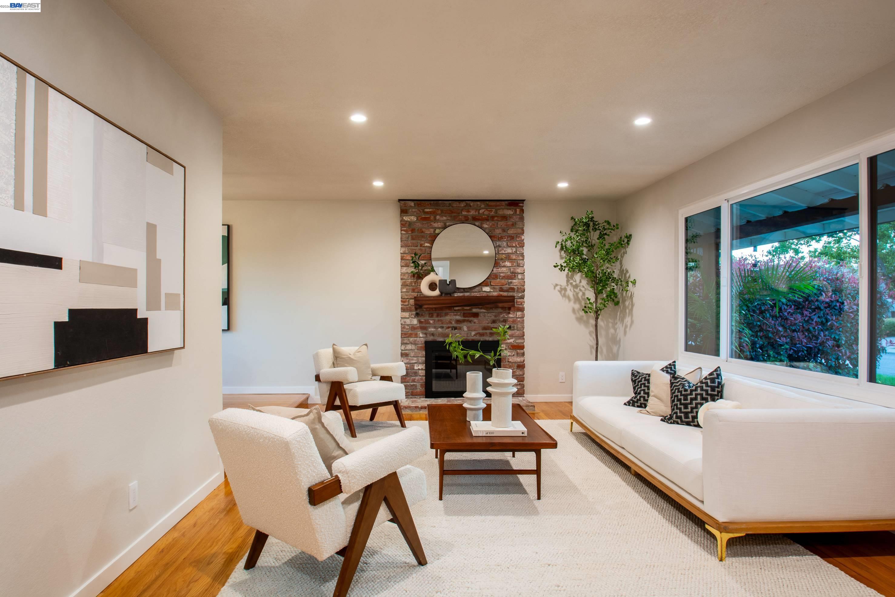 Detail Gallery Image 10 of 56 For 1230 Sargent Drive, Sunnyvale,  CA 94087 - 4 Beds | 2/1 Baths