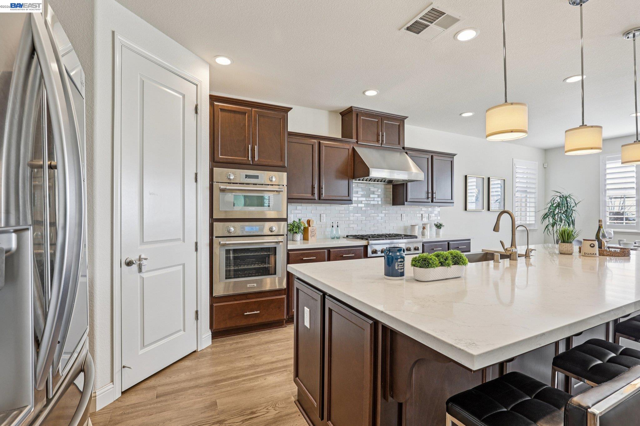 Detail Gallery Image 12 of 46 For 28719 Vista Grande Dr, Hayward,  CA 94544 - 5 Beds | 3 Baths