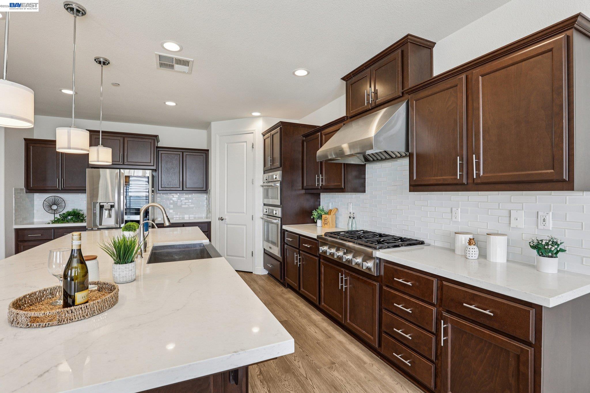 Detail Gallery Image 14 of 46 For 28719 Vista Grande Dr, Hayward,  CA 94544 - 5 Beds | 3 Baths