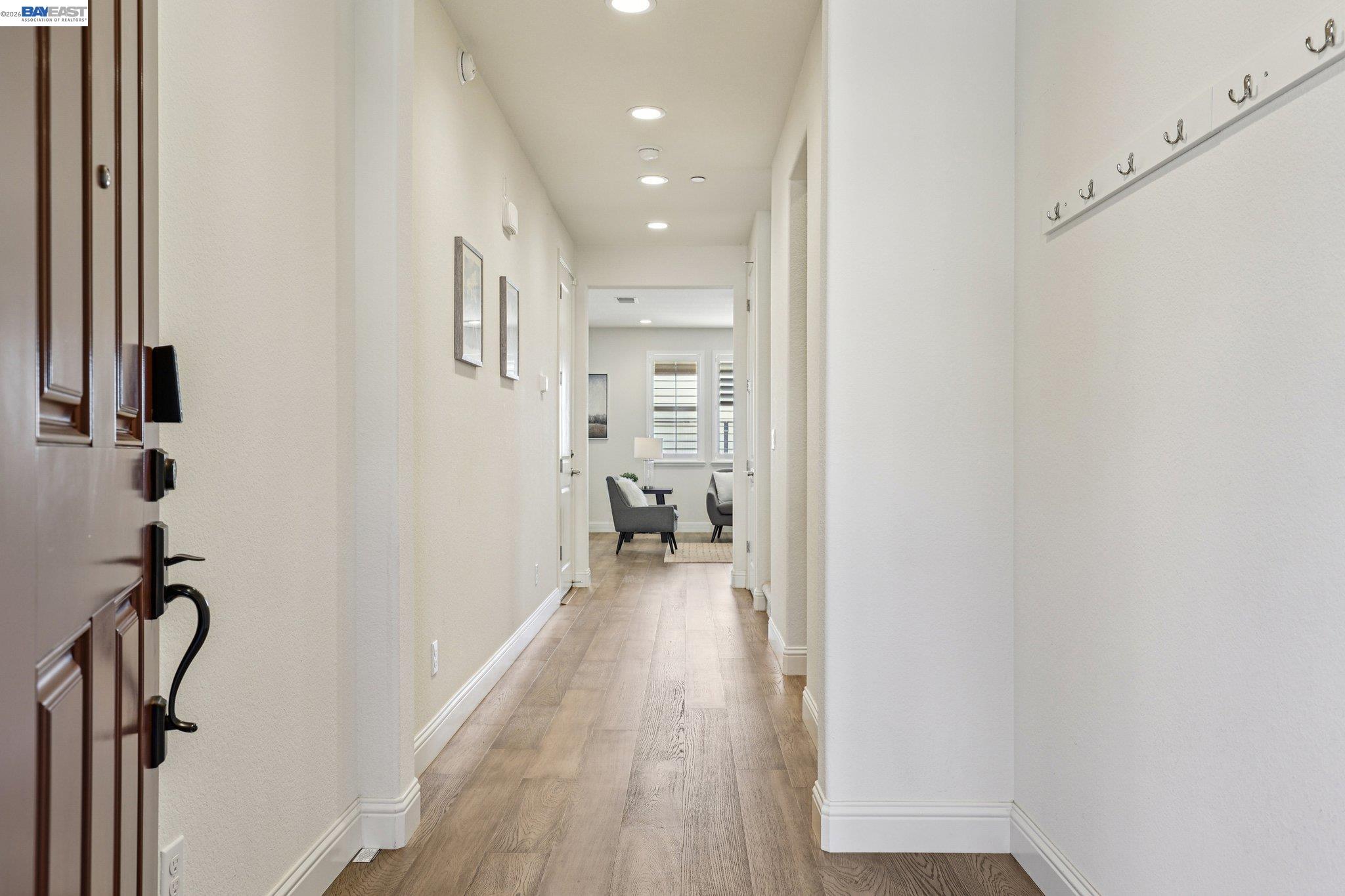 Detail Gallery Image 3 of 46 For 28719 Vista Grande Dr, Hayward,  CA 94544 - 5 Beds | 3 Baths