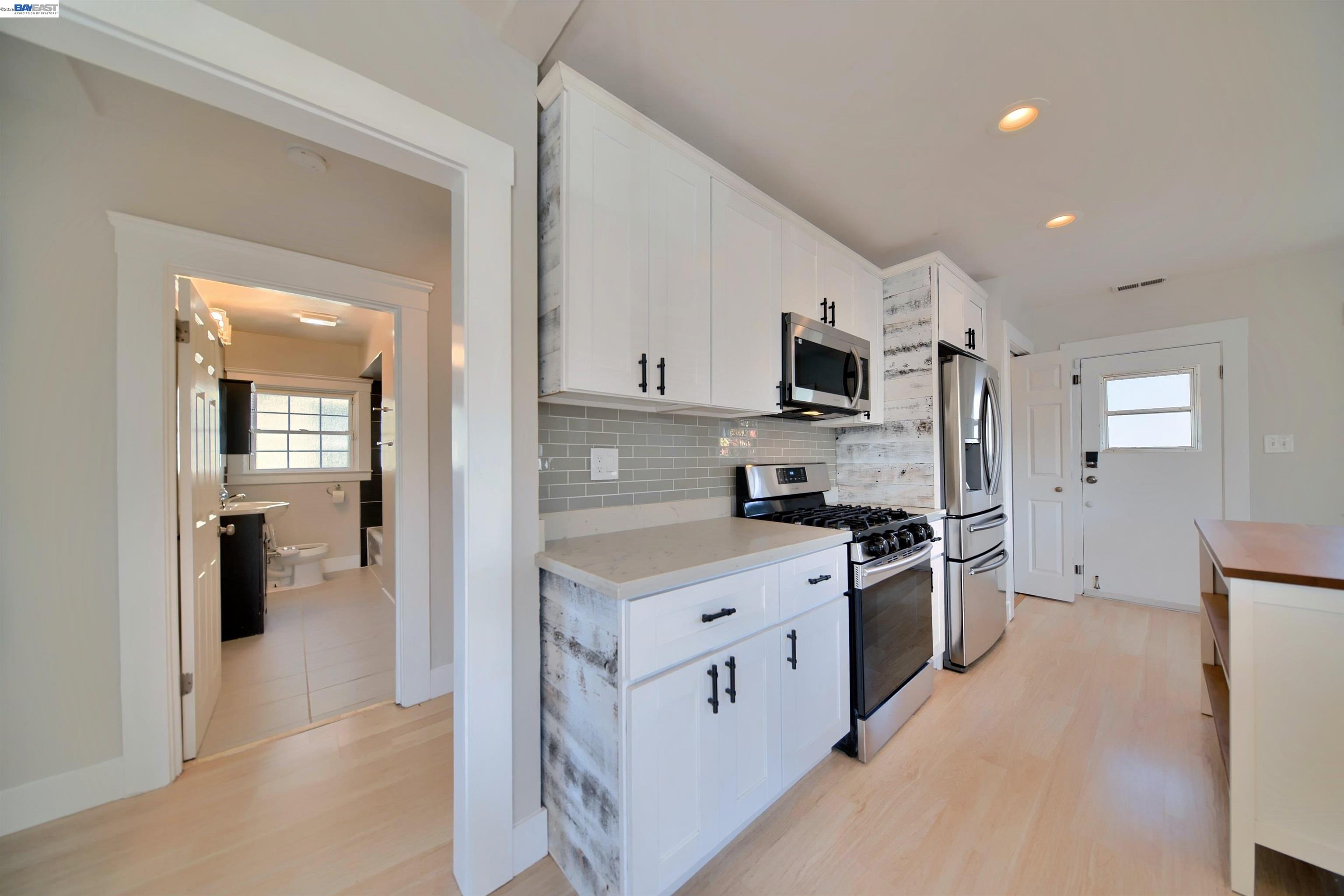 Detail Gallery Image 12 of 44 For 5706 Brookdale Ave, Oakland,  CA 94605 - 1 Beds | 1 Baths