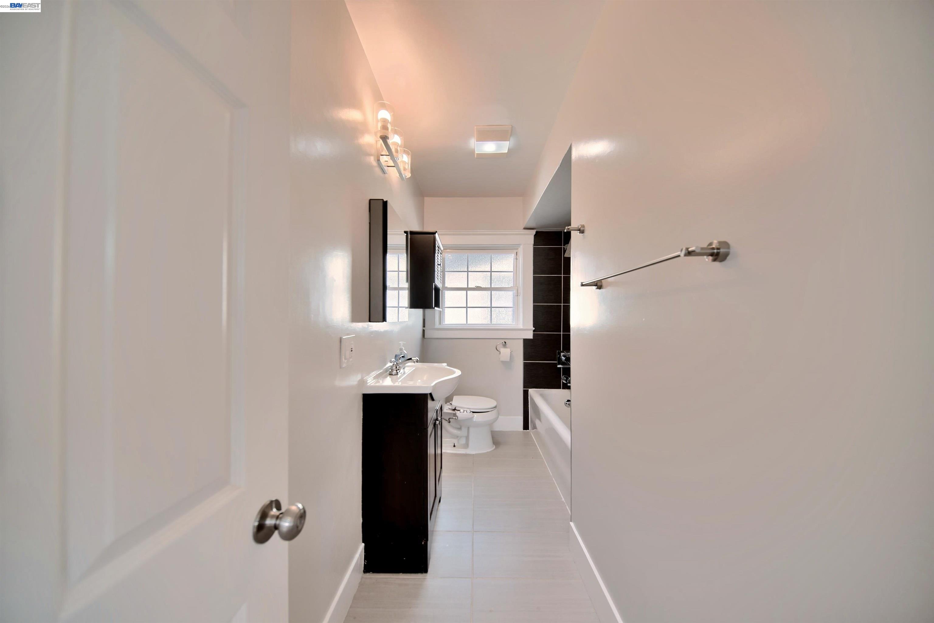 Detail Gallery Image 15 of 44 For 5706 Brookdale Ave, Oakland,  CA 94605 - 1 Beds | 1 Baths