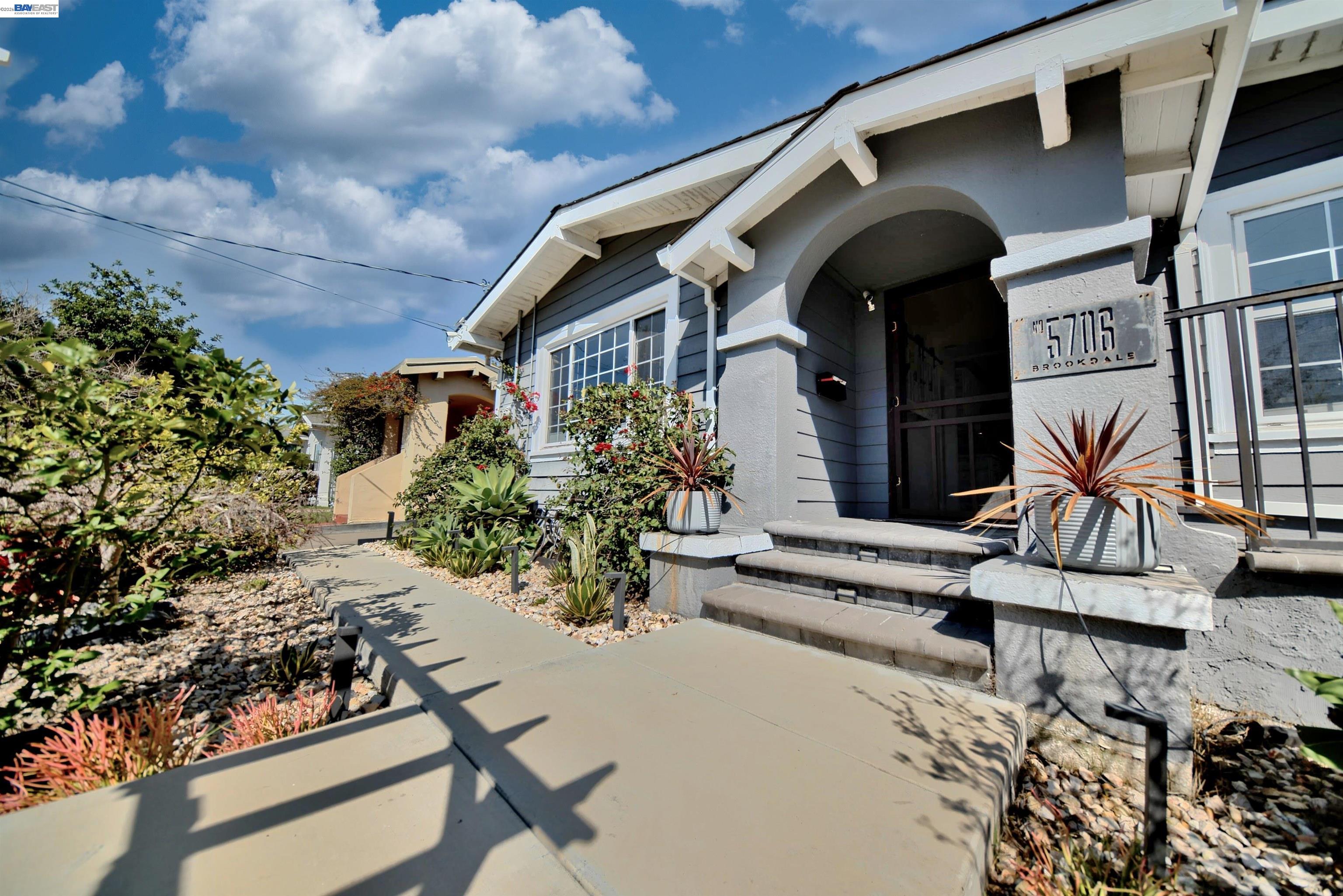 Detail Gallery Image 5 of 44 For 5706 Brookdale Ave, Oakland,  CA 94605 - 1 Beds | 1 Baths