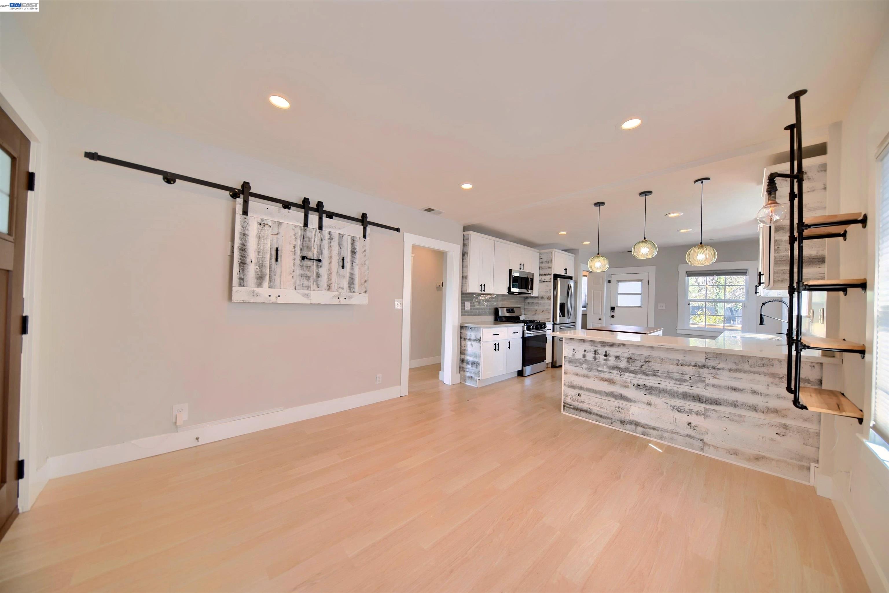 Detail Gallery Image 7 of 44 For 5706 Brookdale Ave, Oakland,  CA 94605 - 1 Beds | 1 Baths