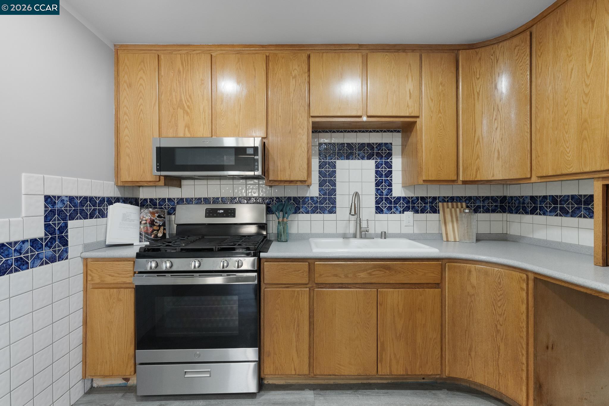 Detail Gallery Image 8 of 33 For 4216 Irene Dr, Martinez,  CA 94553 - 3 Beds | 1 Baths