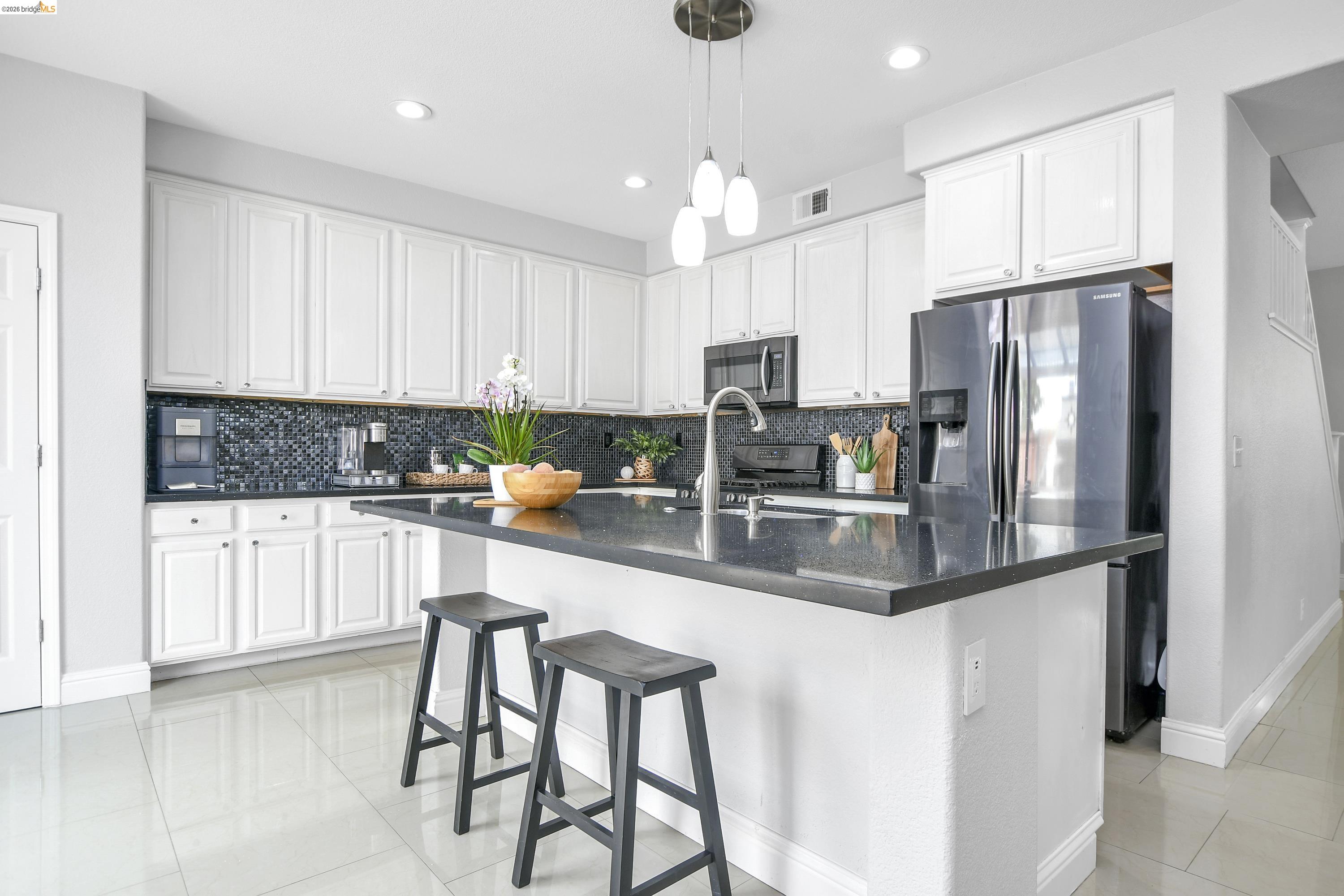 Detail Gallery Image 11 of 40 For 34 Fuller Ct, Oakley,  CA 94561 - 5 Beds | 3/1 Baths