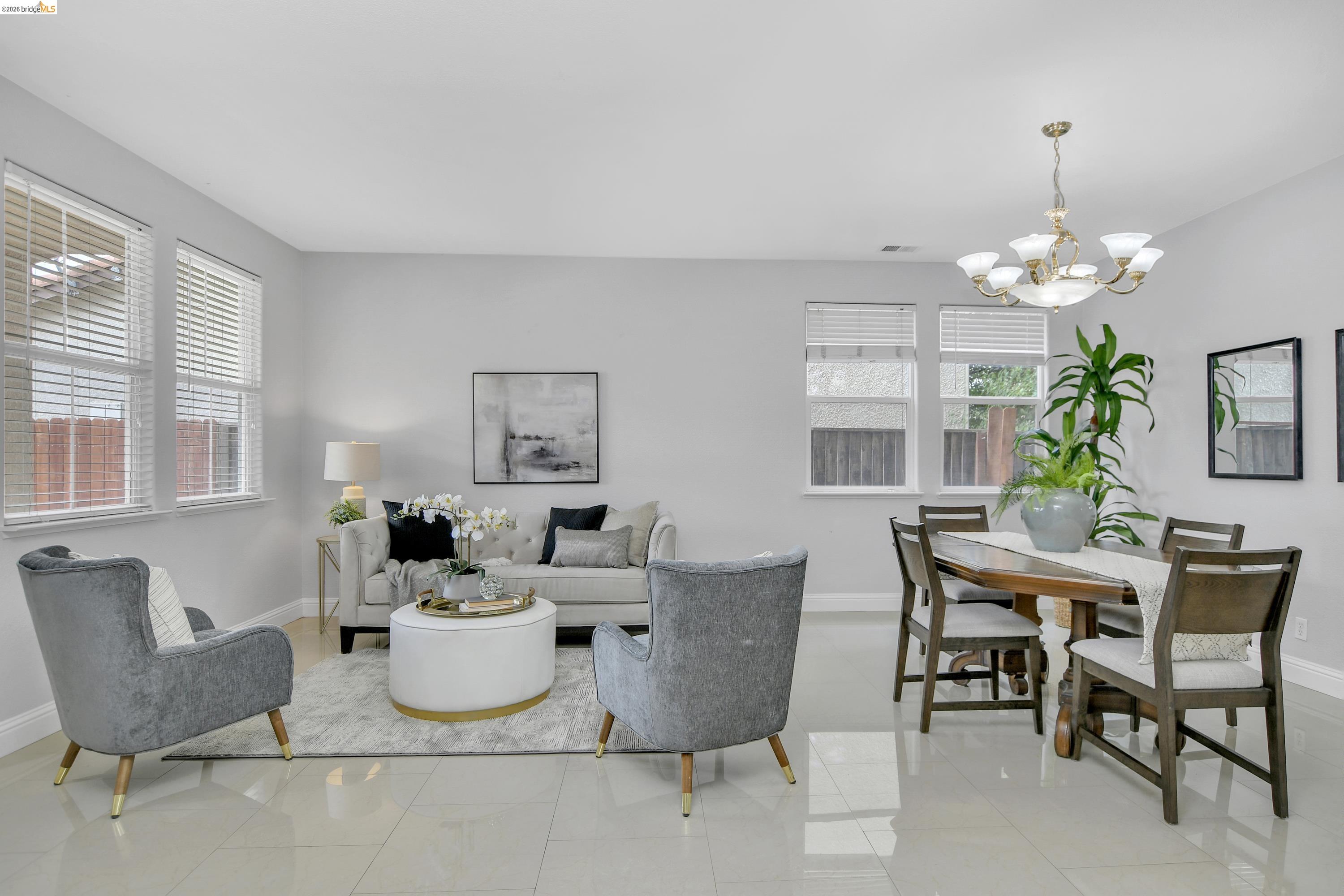 Detail Gallery Image 5 of 40 For 34 Fuller Ct, Oakley,  CA 94561 - 5 Beds | 3/1 Baths