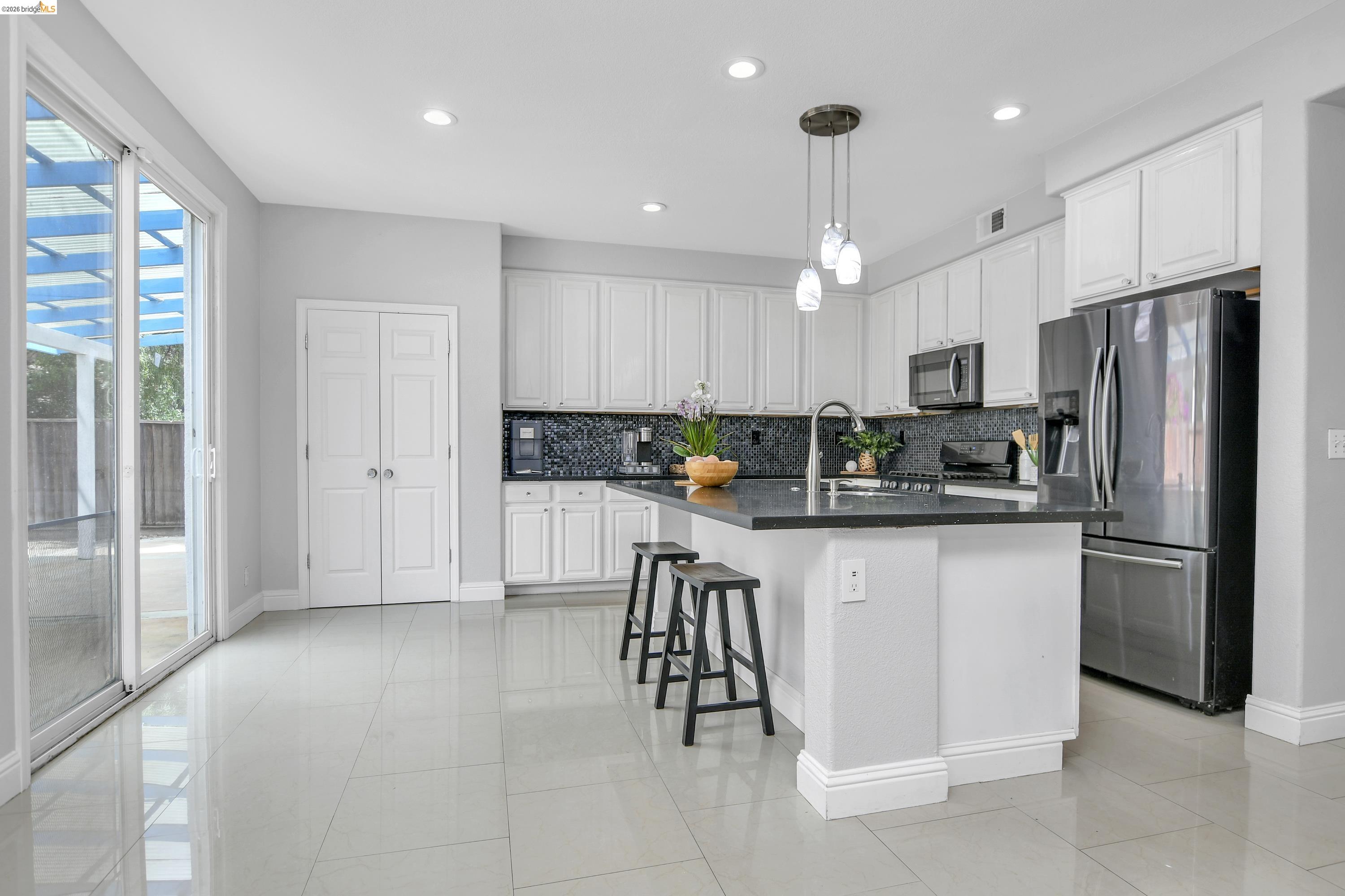 Detail Gallery Image 9 of 40 For 34 Fuller Ct, Oakley,  CA 94561 - 5 Beds | 3/1 Baths