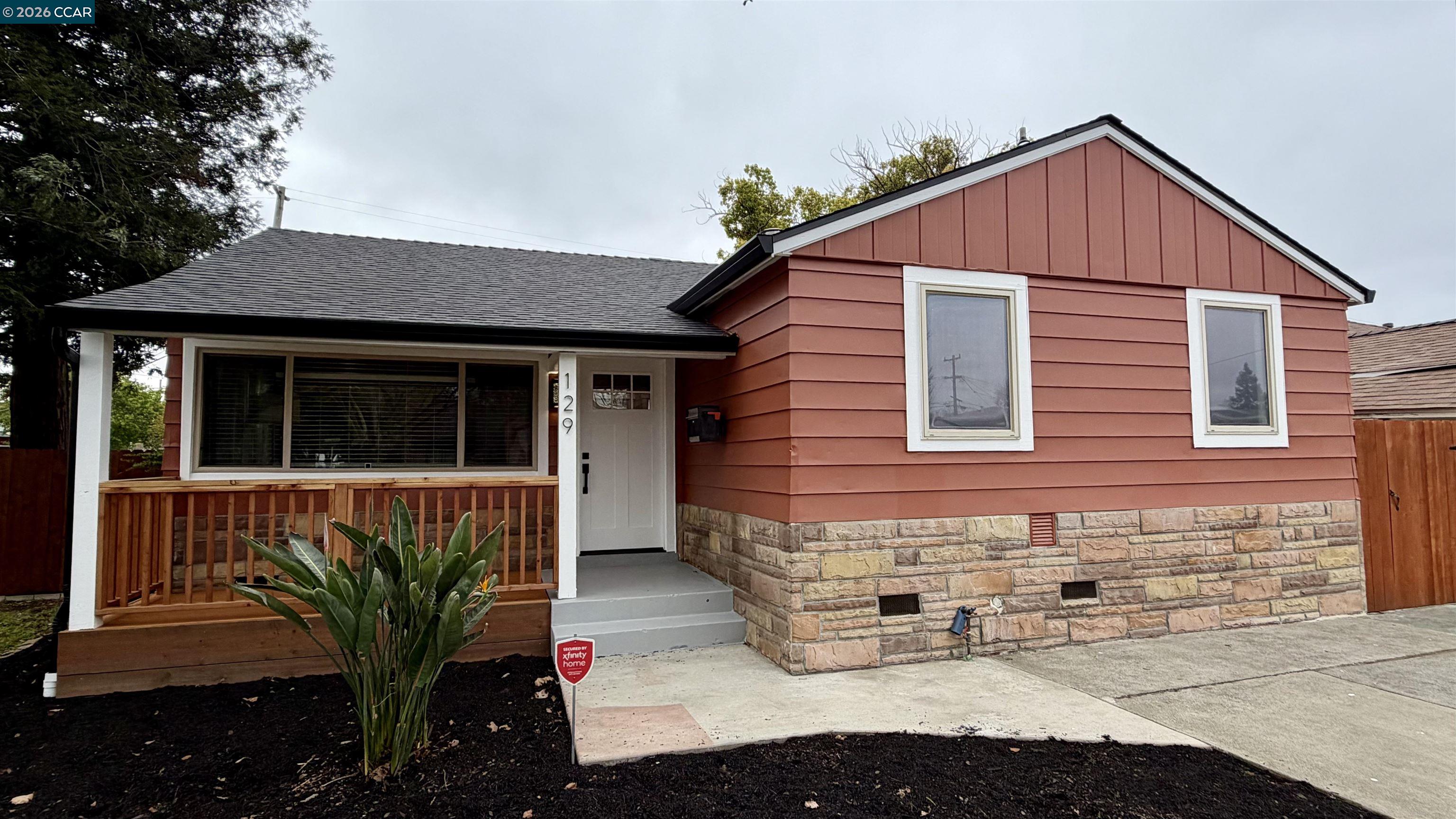 Detail Gallery Image 3 of 39 For 129 Revere St, Vallejo,  CA 94591 - 3 Beds | 1 Baths