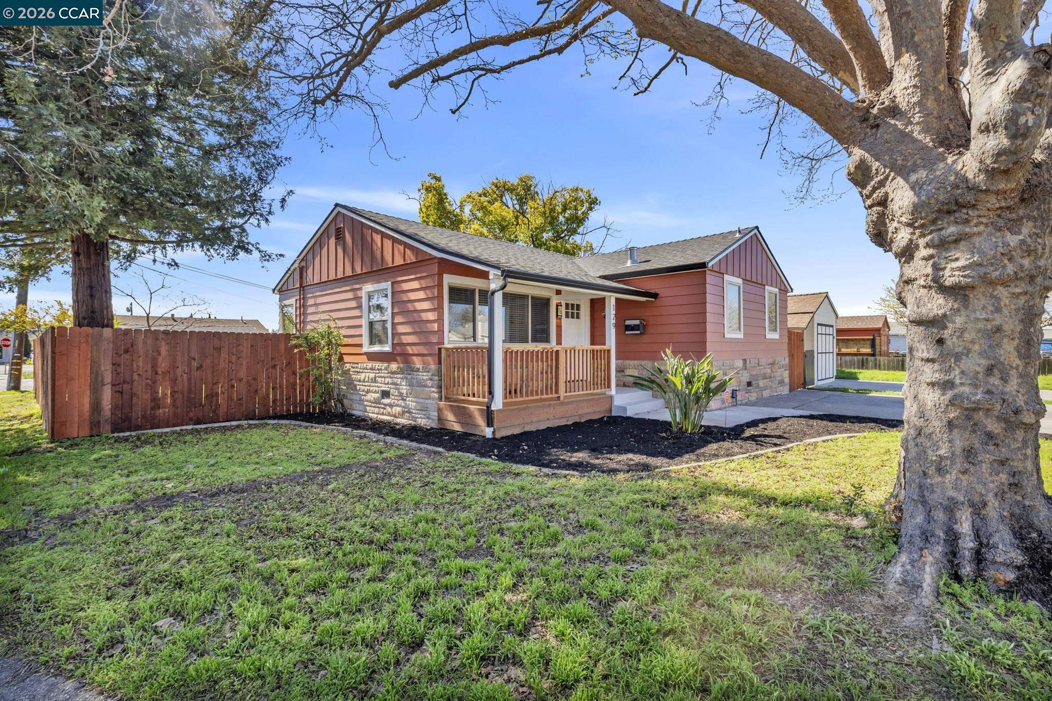 Detail Gallery Image 5 of 39 For 129 Revere St, Vallejo,  CA 94591 - 3 Beds | 1 Baths