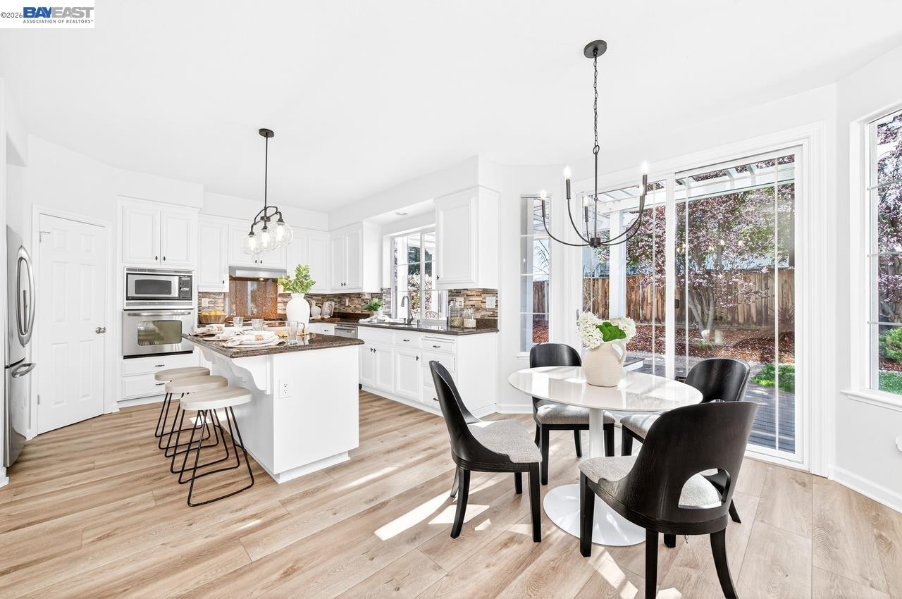 Detail Gallery Image 13 of 54 For 2027 Calle Ricardo, Pleasanton,  CA 94566 - 4 Beds | 3 Baths