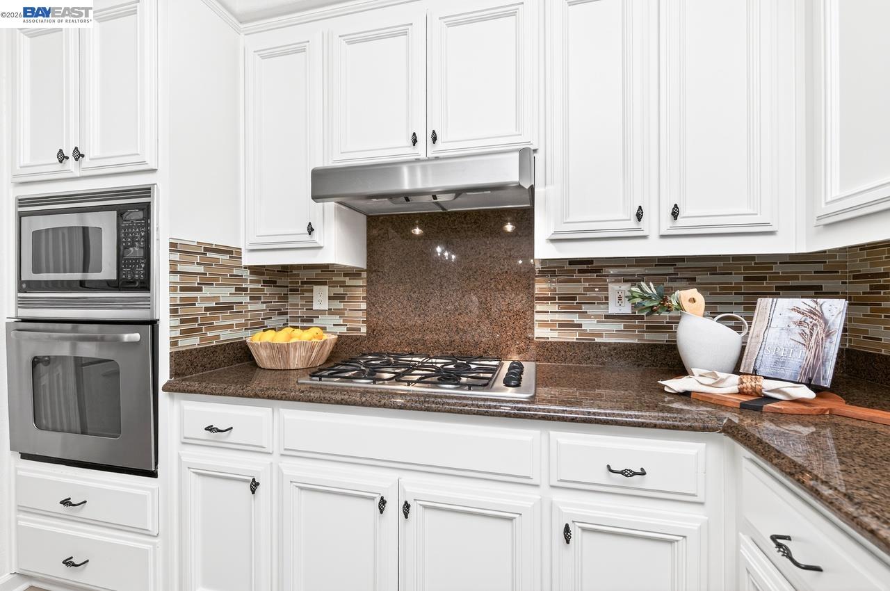 Detail Gallery Image 16 of 54 For 2027 Calle Ricardo, Pleasanton,  CA 94566 - 4 Beds | 3 Baths