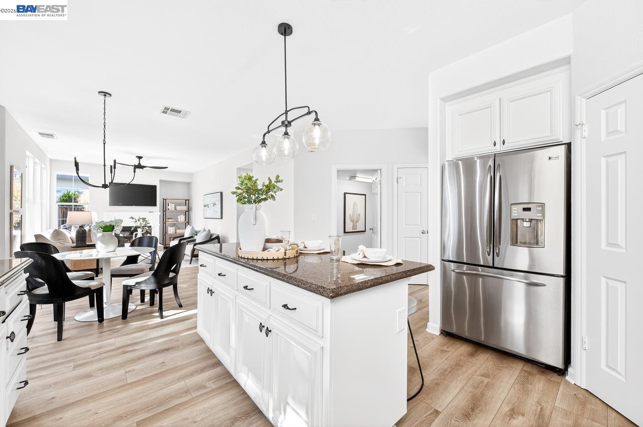 Detail Gallery Image 17 of 54 For 2027 Calle Ricardo, Pleasanton,  CA 94566 - 4 Beds | 3 Baths