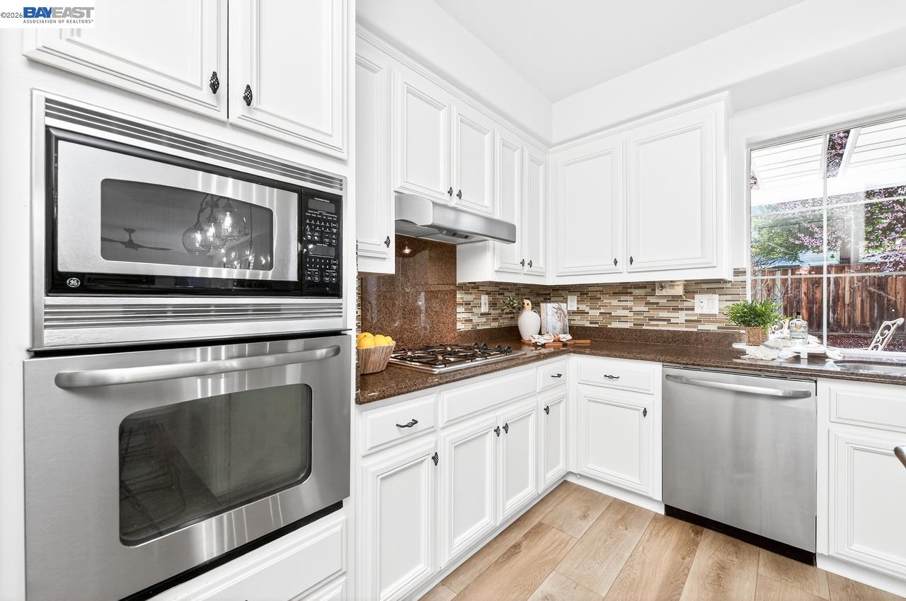 Detail Gallery Image 18 of 54 For 2027 Calle Ricardo, Pleasanton,  CA 94566 - 4 Beds | 3 Baths