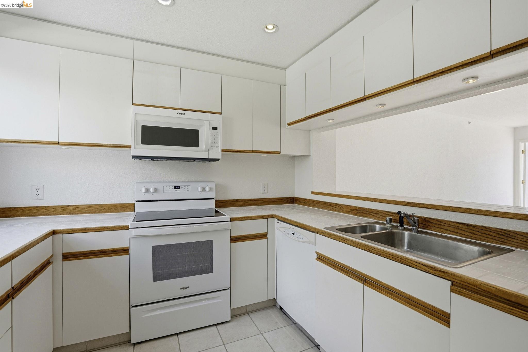 Detail Gallery Image 16 of 45 For 1200 Brickyard Way #412,  Richmond,  CA 94801 - 1 Beds | 1 Baths