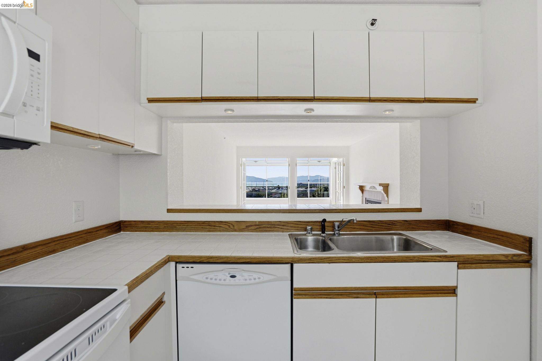 Detail Gallery Image 18 of 45 For 1200 Brickyard Way #412,  Richmond,  CA 94801 - 1 Beds | 1 Baths