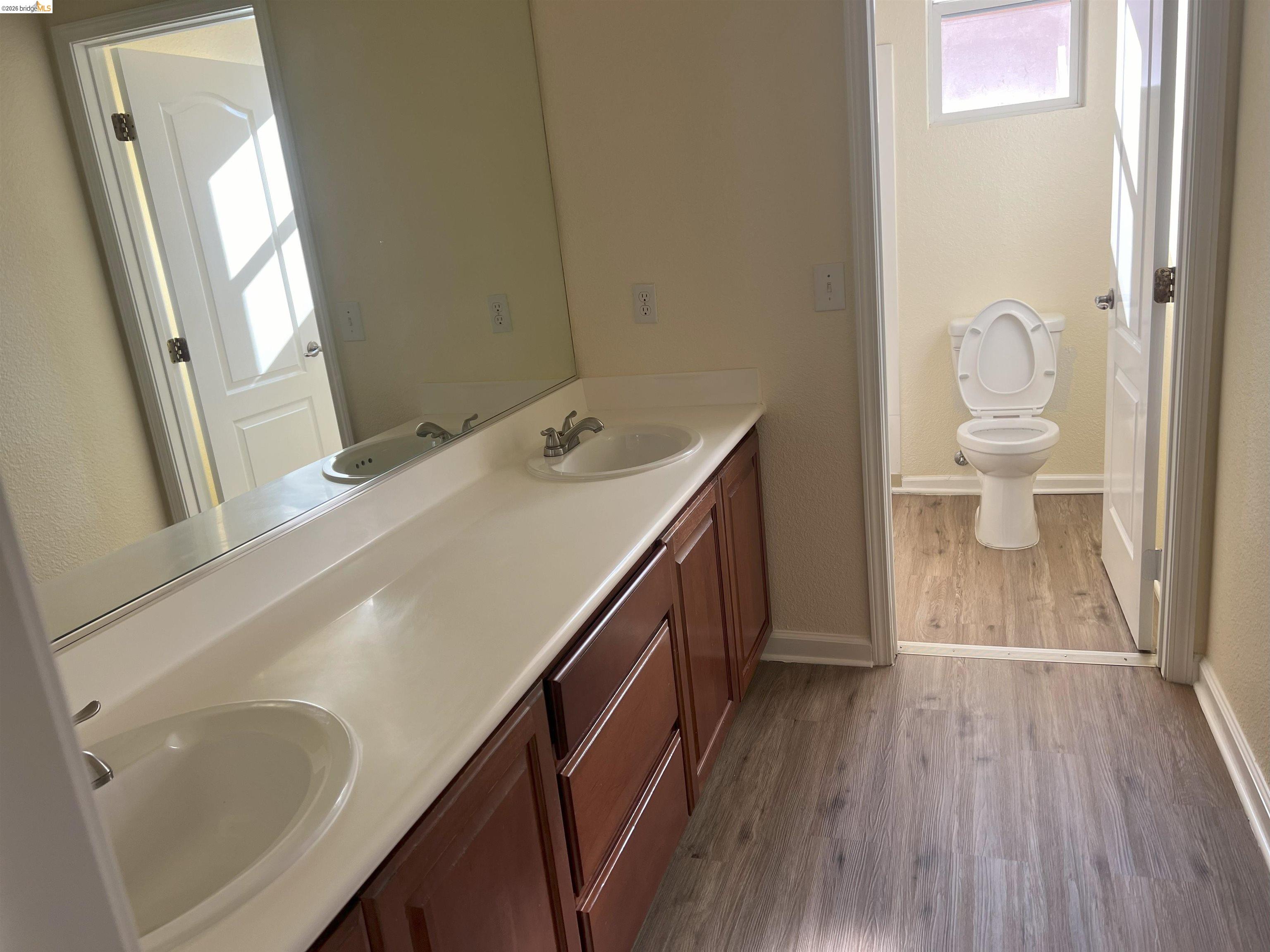 Detail Gallery Image 3 of 15 For 2469 Sparrow Ct, Antioch,  CA 94531 - 6 Beds | 4/1 Baths