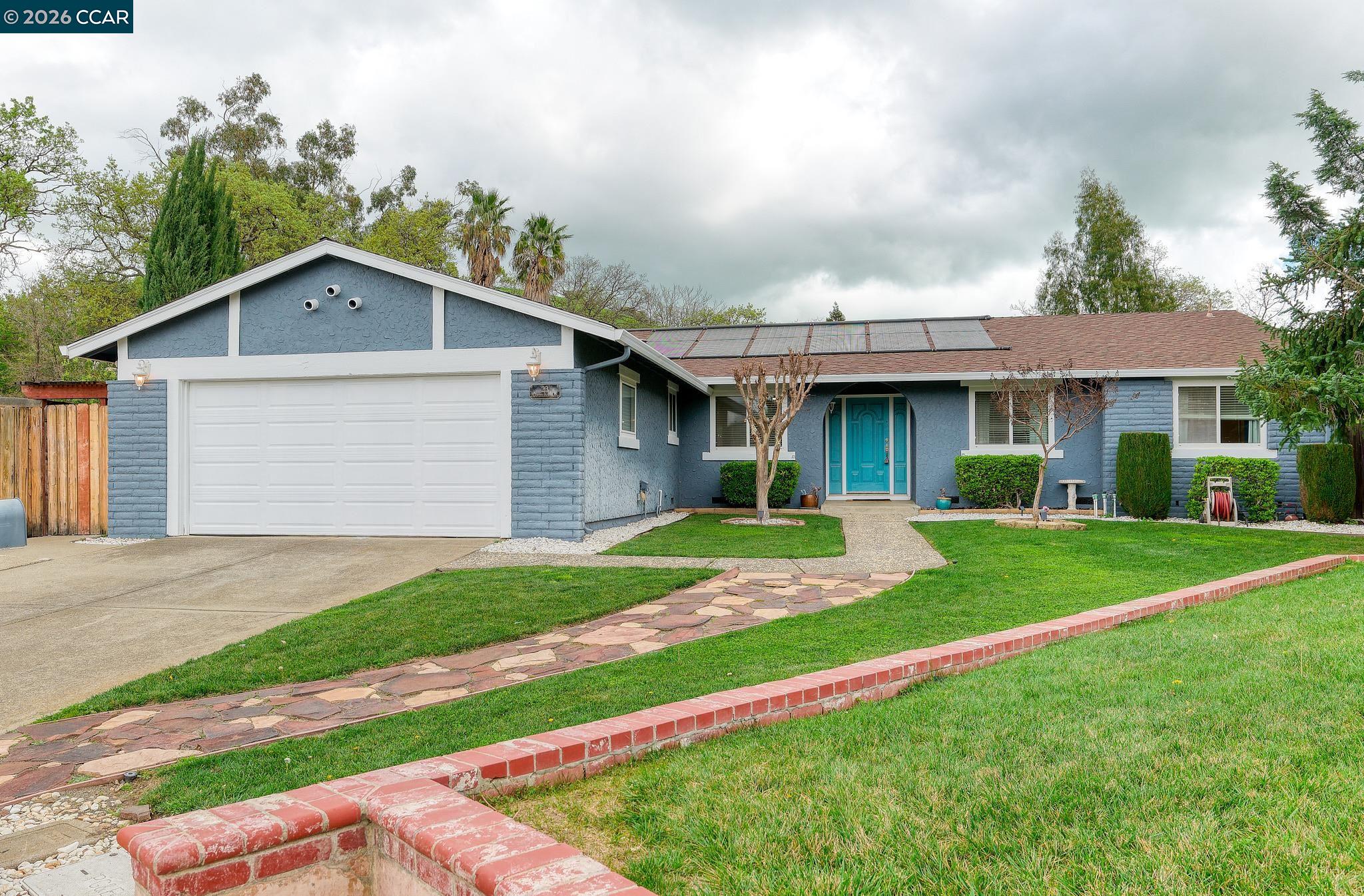 Detail Gallery Image 3 of 43 For 23 Capistrano Ct, Clayton,  CA 94517 - 4 Beds | 2/1 Baths