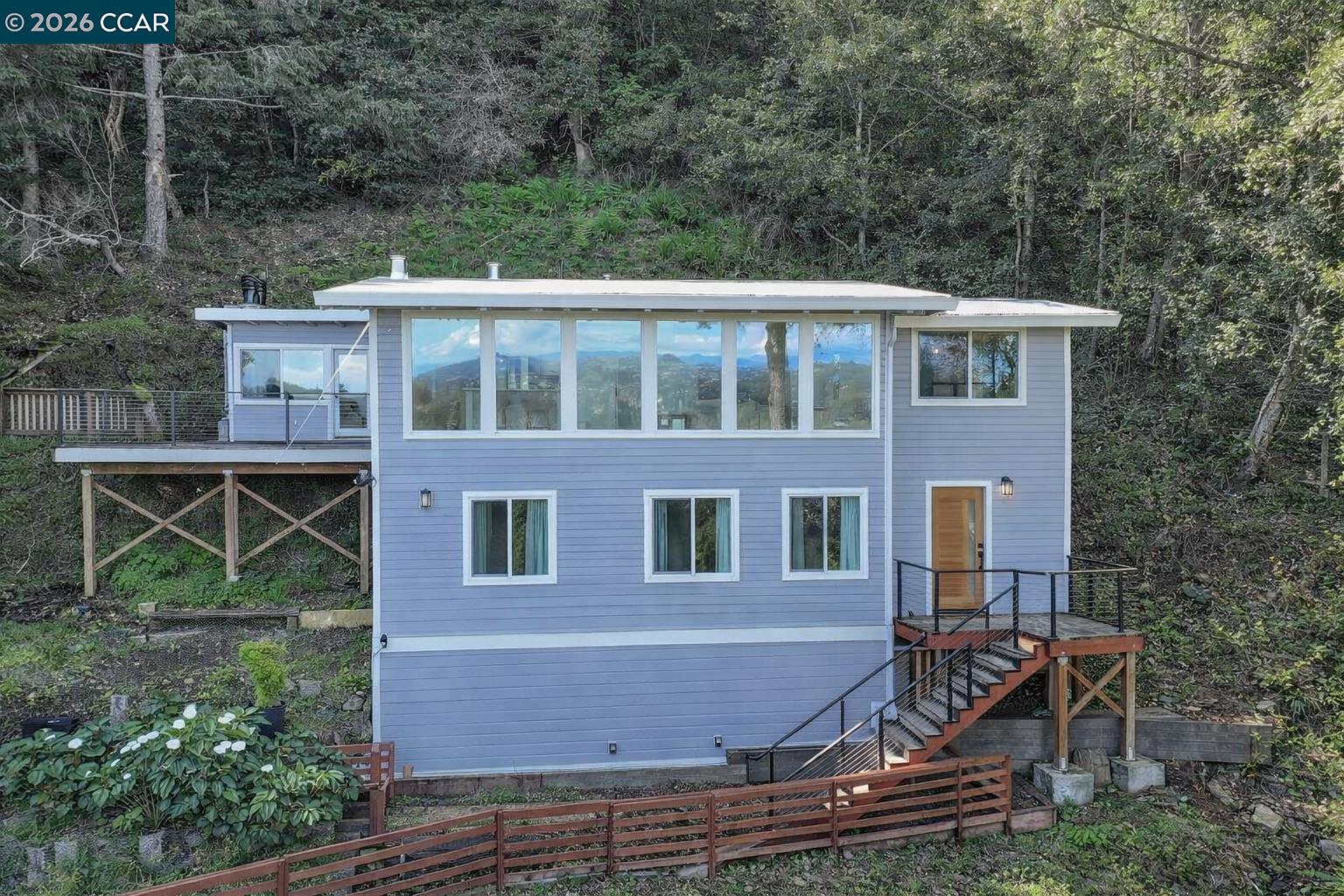 Detail Gallery Image 2 of 40 For 421 Rose Ave, Mill Valley,  CA 94941 - 3 Beds | 2 Baths