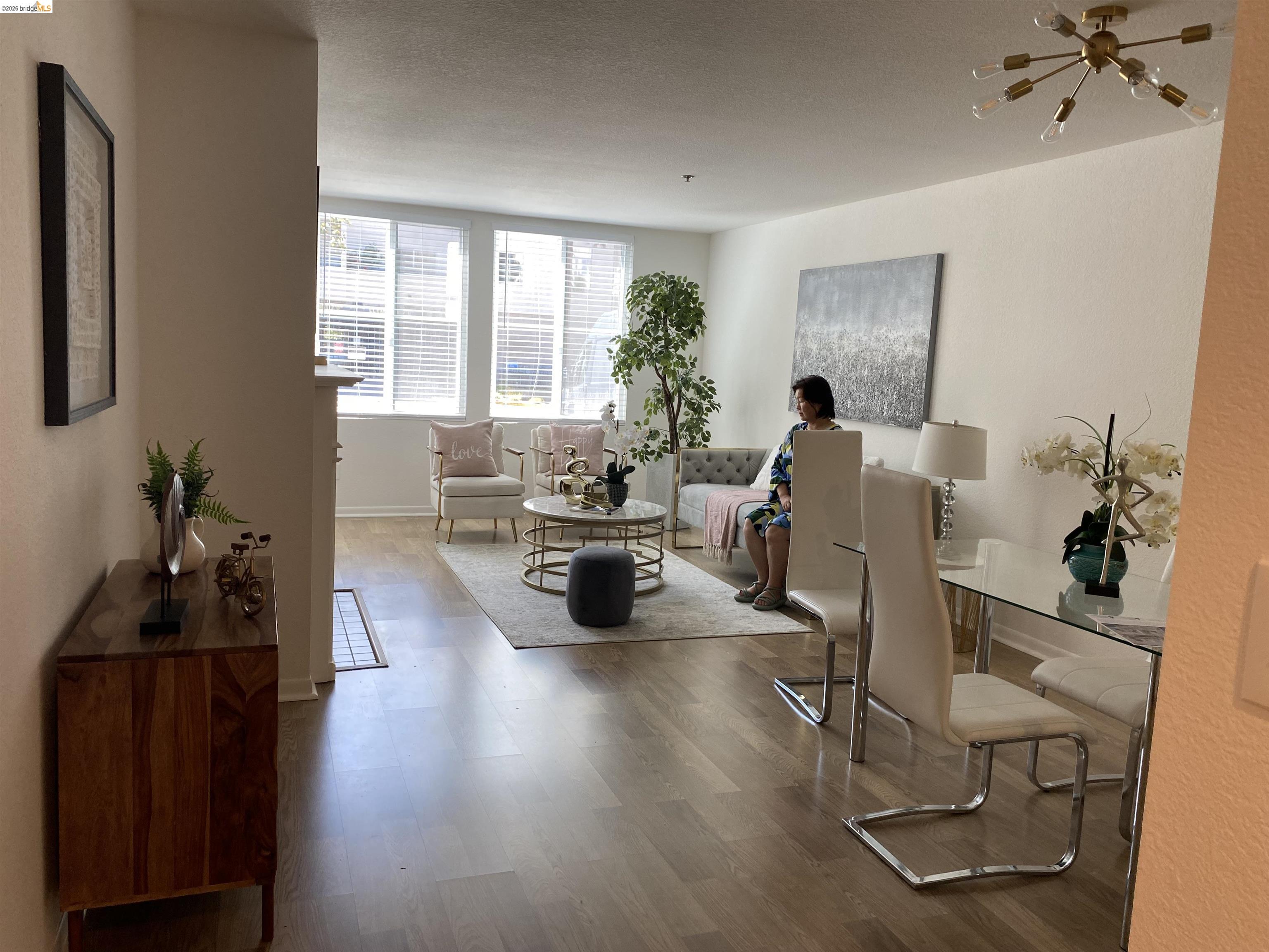 Detail Gallery Image 3 of 17 For 535 Pierce St #1114,  Albany,  CA 94706 - 2 Beds | 2 Baths