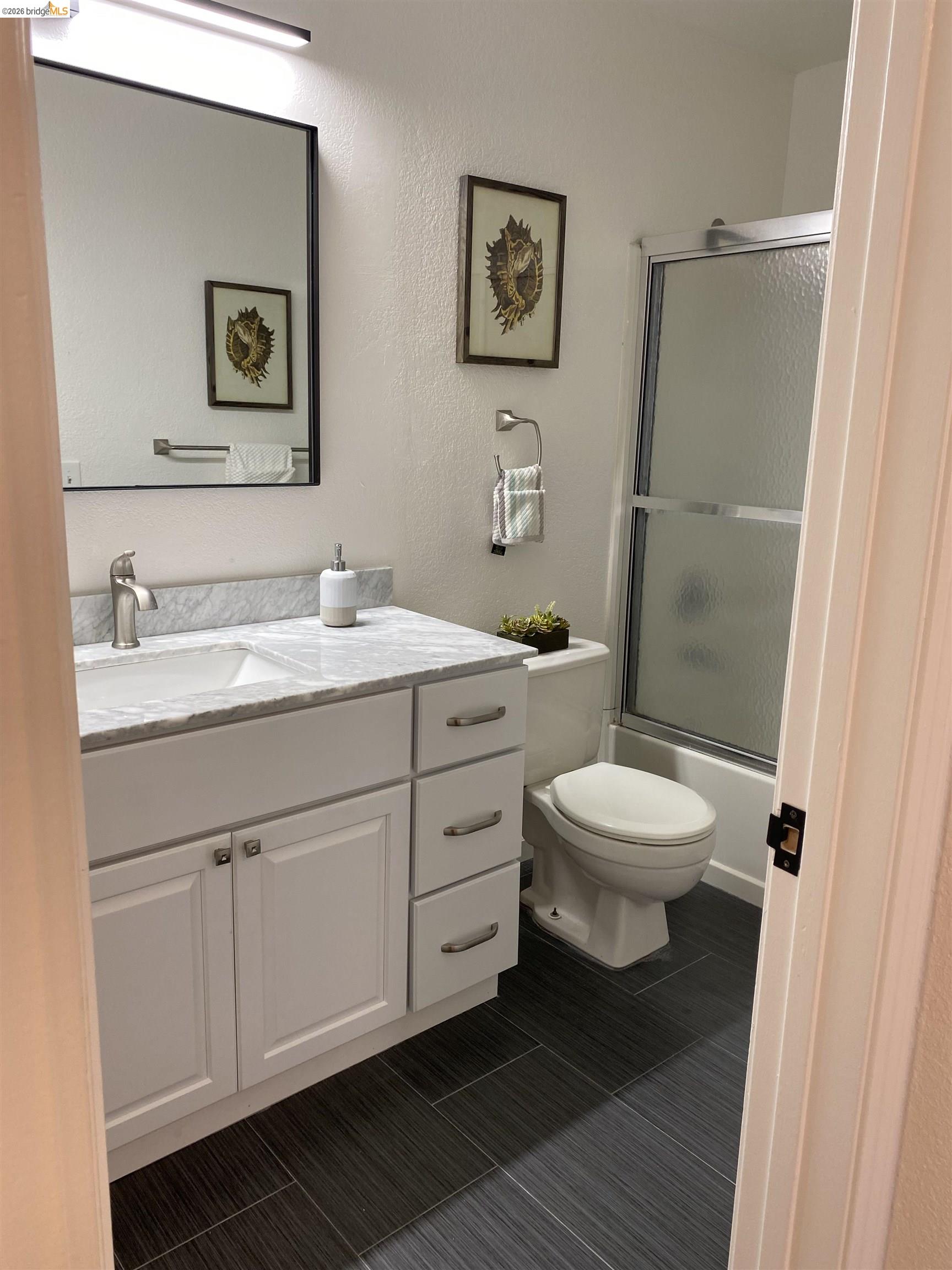 Detail Gallery Image 5 of 17 For 535 Pierce St #1114,  Albany,  CA 94706 - 2 Beds | 2 Baths