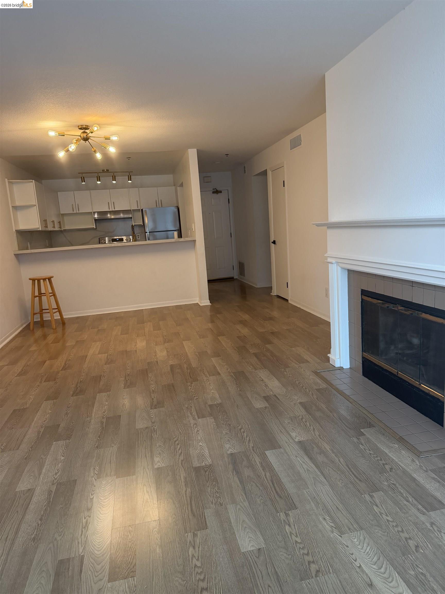 Detail Gallery Image 9 of 17 For 535 Pierce St #1114,  Albany,  CA 94706 - 2 Beds | 2 Baths