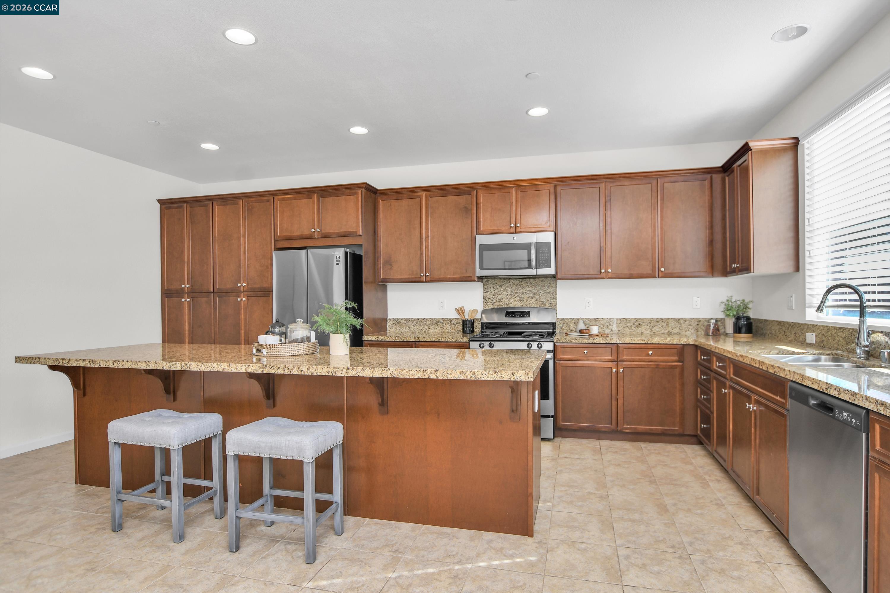 Detail Gallery Image 12 of 42 For 4790 Hawkins St, Antioch,  CA 94531 - 4 Beds | 3 Baths