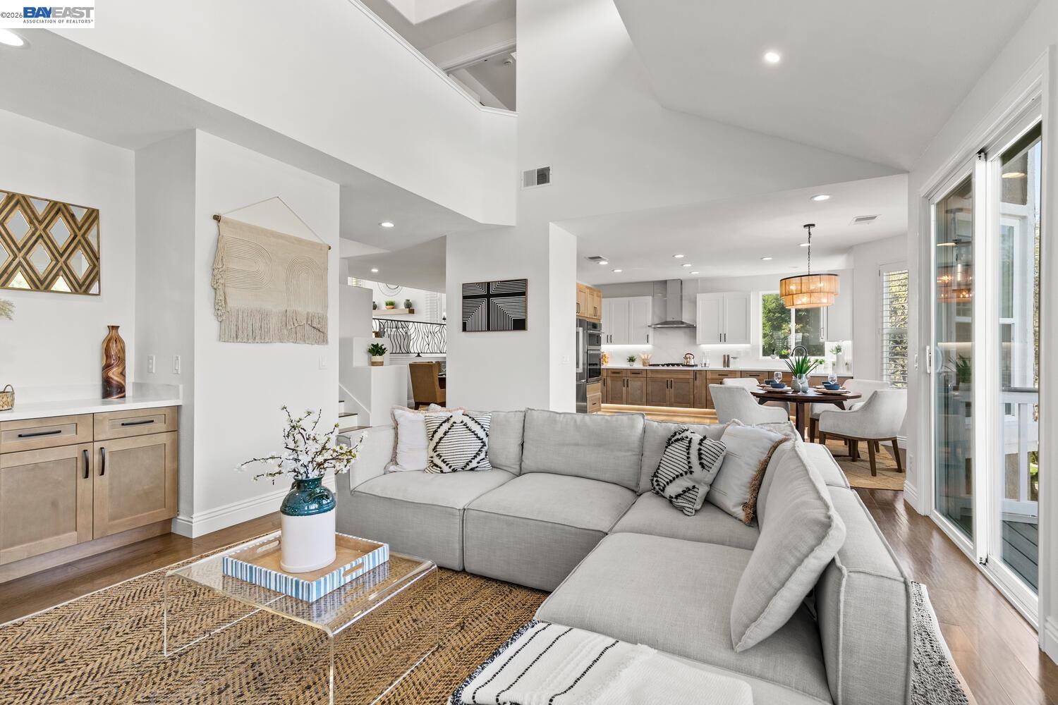 Detail Gallery Image 16 of 54 For 1048 Peppermill Ct, Concord,  CA 94518 - 5 Beds | 3 Baths