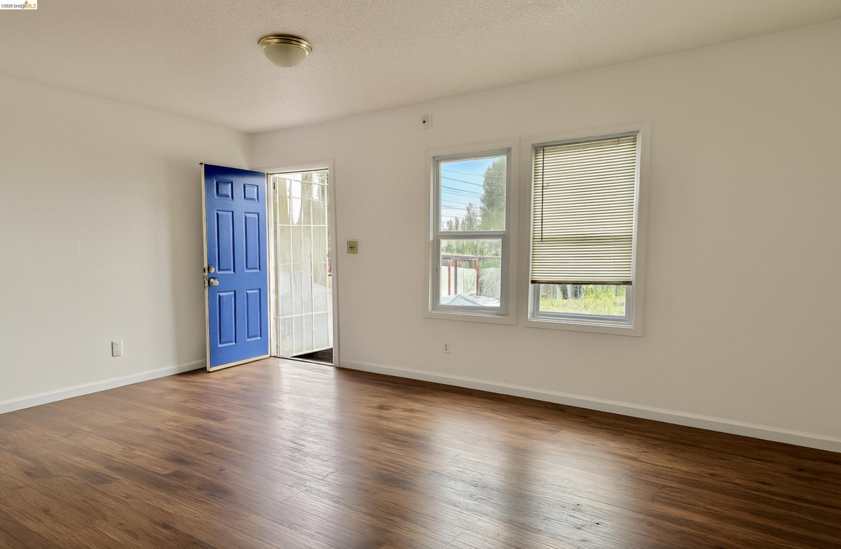 Detail Gallery Image 11 of 15 For 121 Lincoln Rd, Vallejo,  CA 94590 - – Beds | – Baths