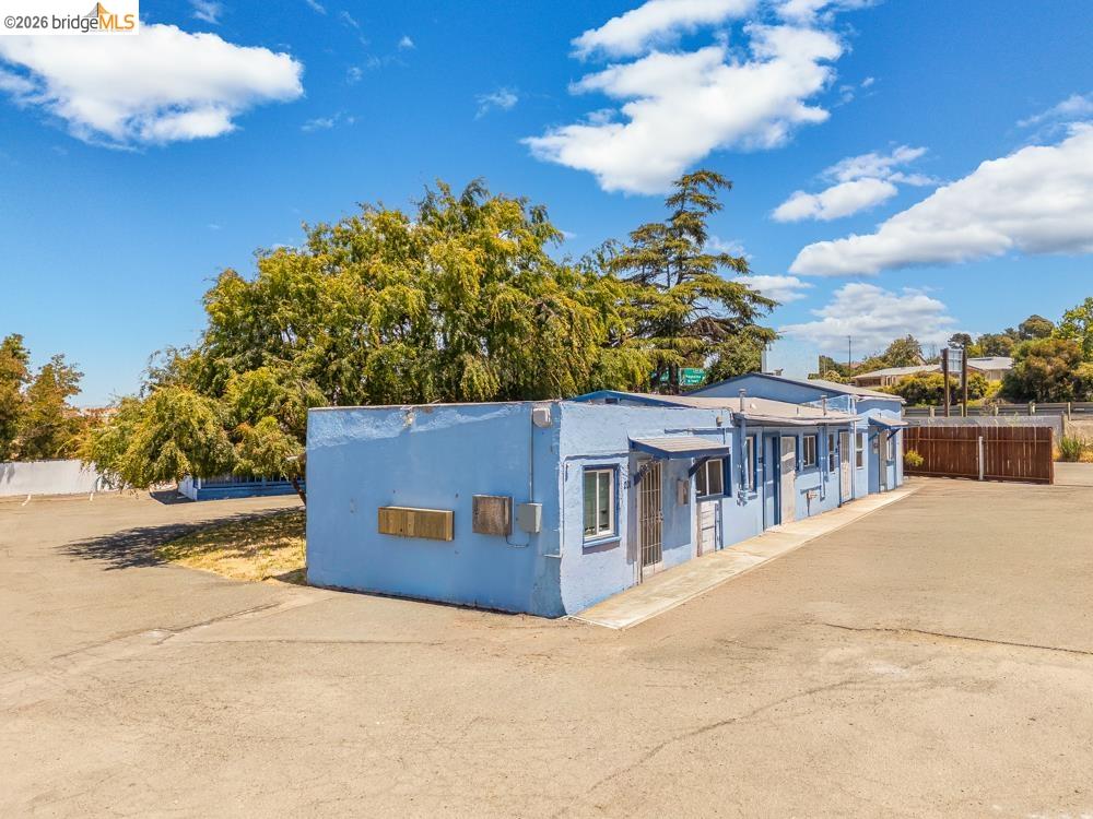 Detail Gallery Image 5 of 15 For 121 Lincoln Rd, Vallejo,  CA 94590 - – Beds | – Baths