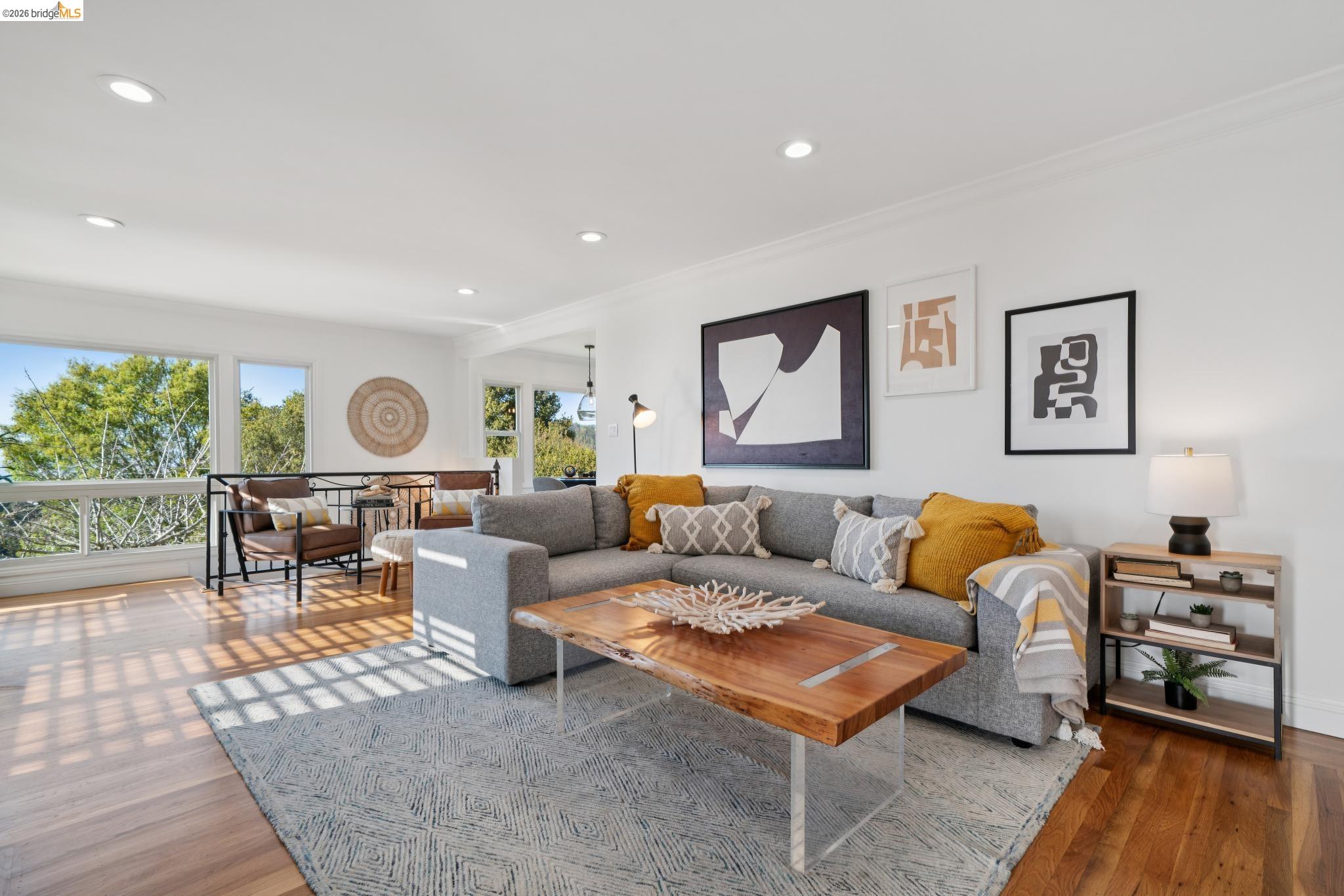 Detail Gallery Image 13 of 57 For 6411 Snake Road, Oakland,  CA 94611 - 3 Beds | 2 Baths