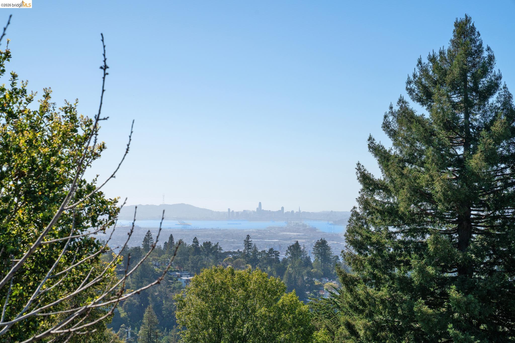 Detail Gallery Image 18 of 57 For 6411 Snake Road, Oakland,  CA 94611 - 3 Beds | 2 Baths