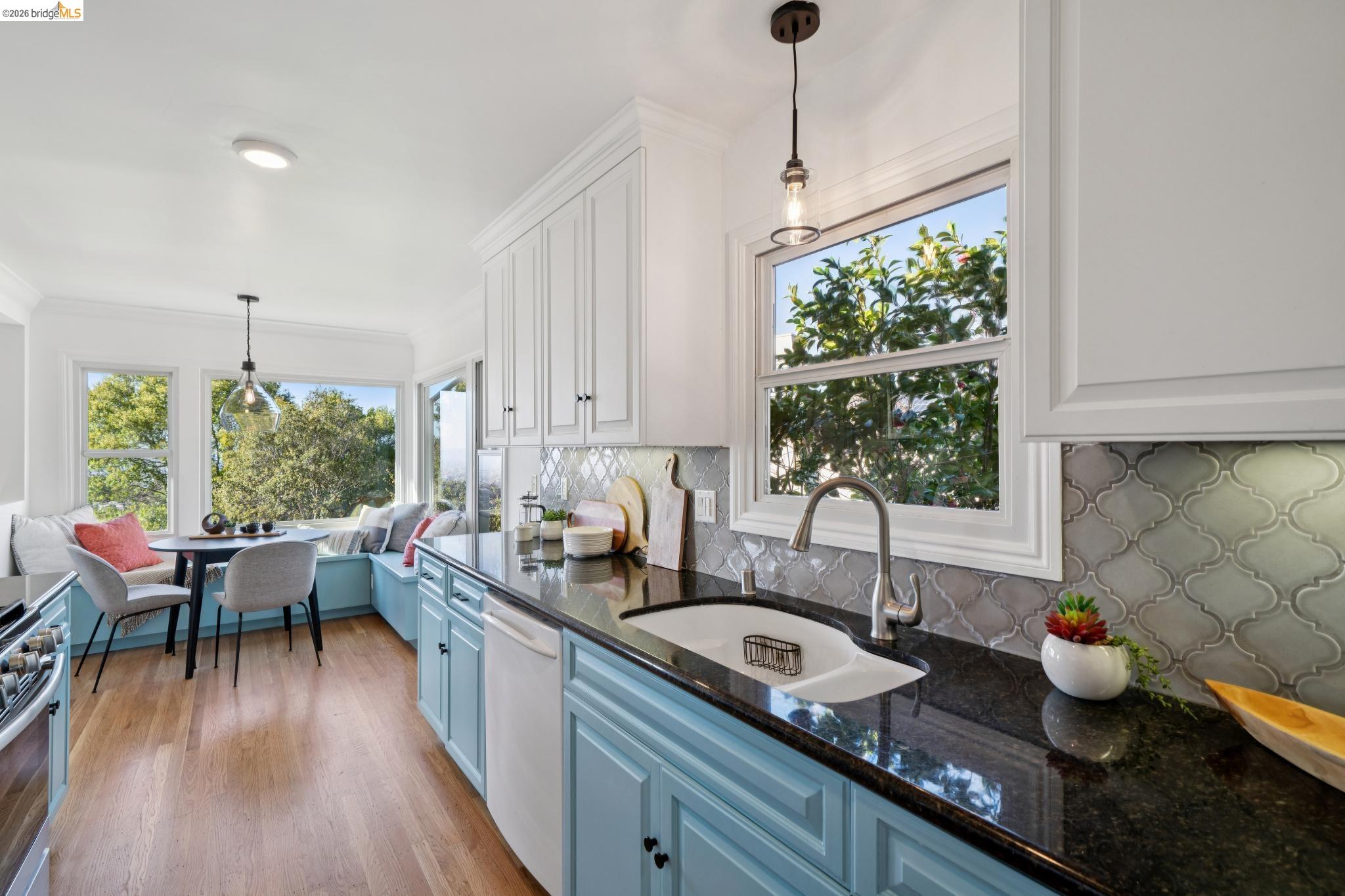 Detail Gallery Image 24 of 57 For 6411 Snake Road, Oakland,  CA 94611 - 3 Beds | 2 Baths