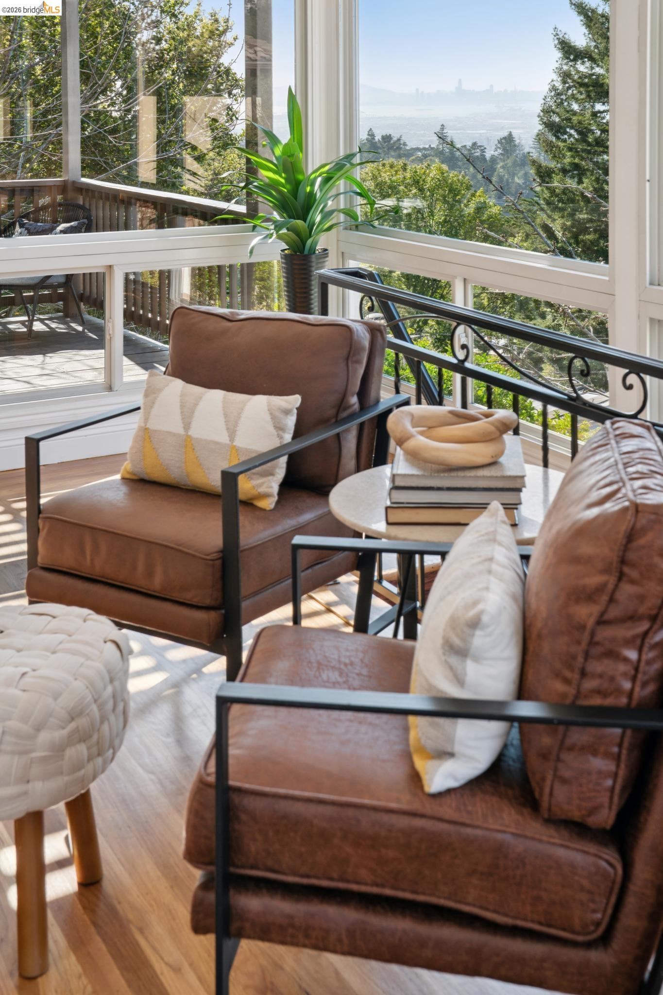 Detail Gallery Image 27 of 57 For 6411 Snake Road, Oakland,  CA 94611 - 3 Beds | 2 Baths