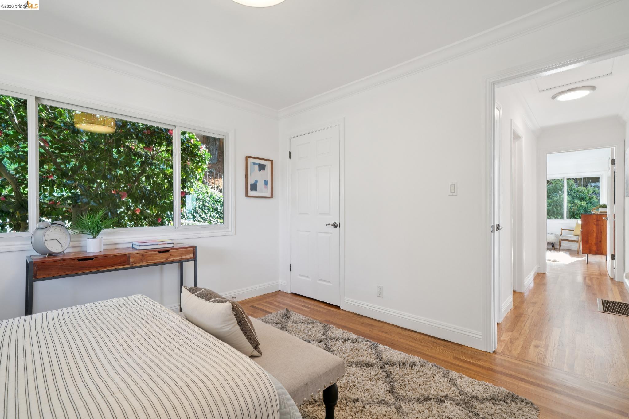 Detail Gallery Image 33 of 57 For 6411 Snake Road, Oakland,  CA 94611 - 3 Beds | 2 Baths