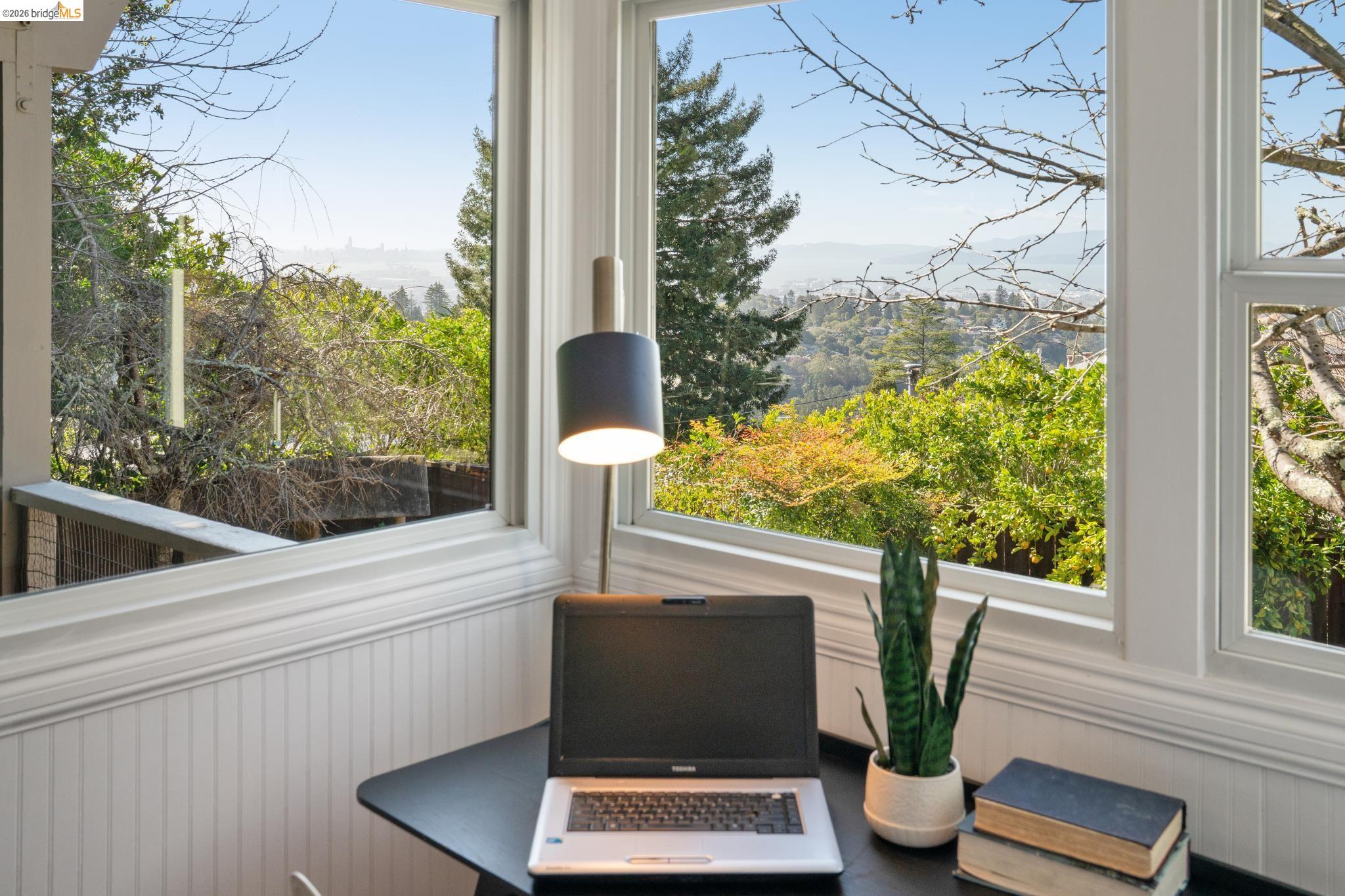 Detail Gallery Image 39 of 57 For 6411 Snake Road, Oakland,  CA 94611 - 3 Beds | 2 Baths