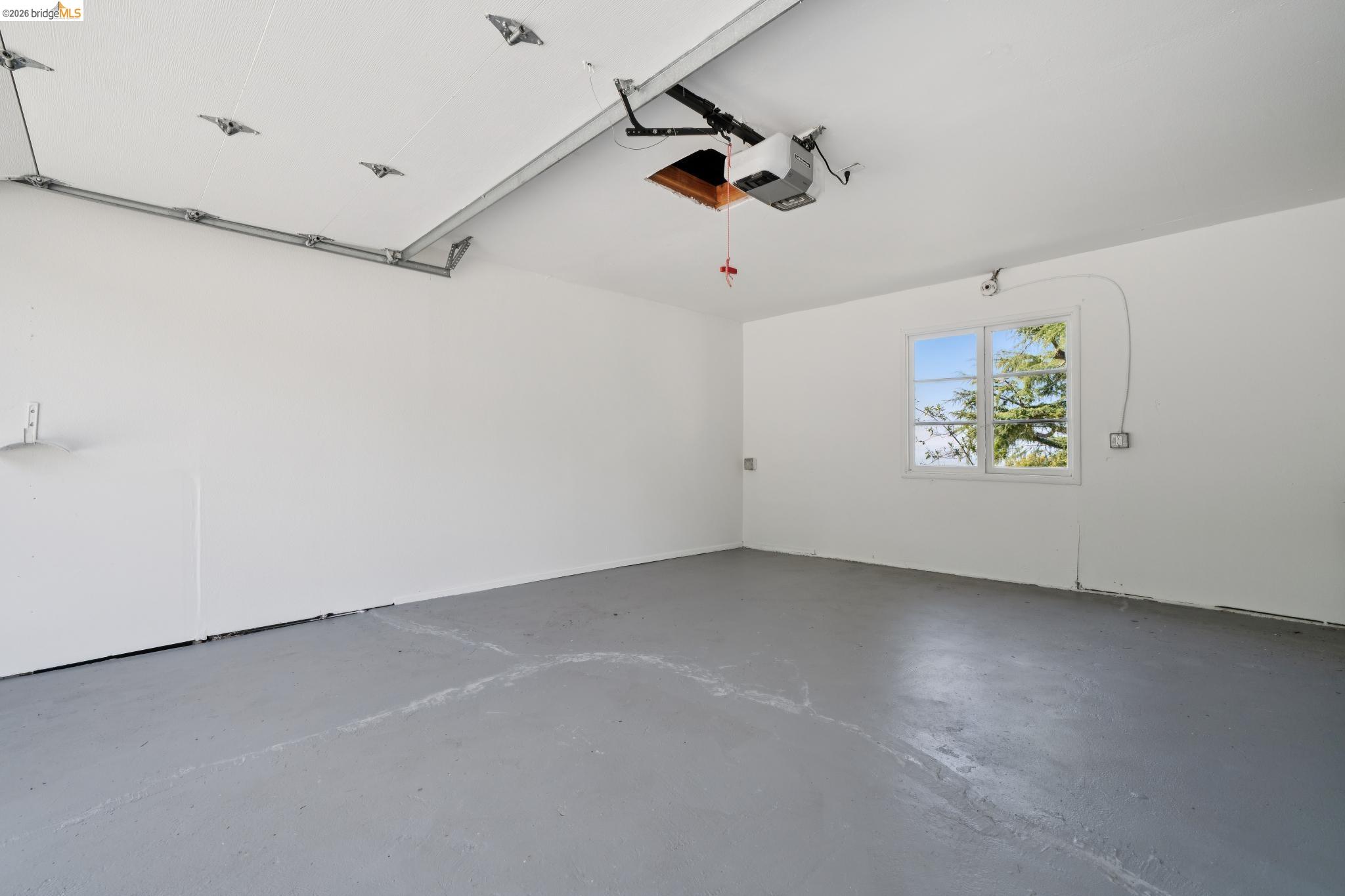 Detail Gallery Image 45 of 57 For 6411 Snake Road, Oakland,  CA 94611 - 3 Beds | 2 Baths