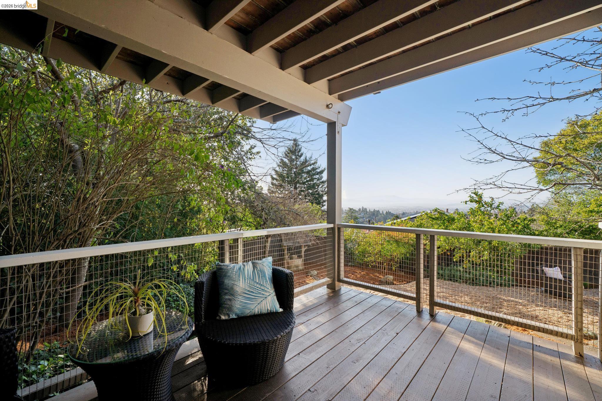 Detail Gallery Image 46 of 57 For 6411 Snake Road, Oakland,  CA 94611 - 3 Beds | 2 Baths