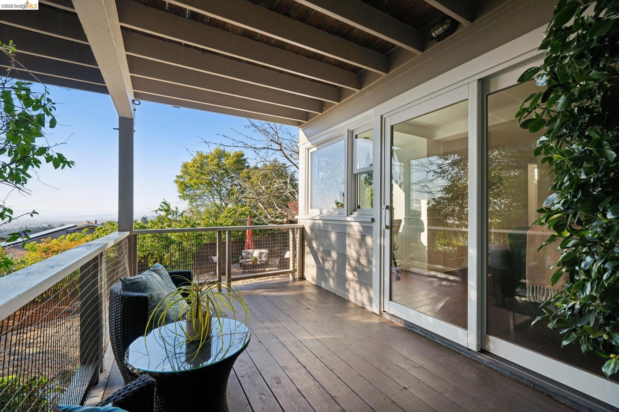 Detail Gallery Image 47 of 57 For 6411 Snake Road, Oakland,  CA 94611 - 3 Beds | 2 Baths