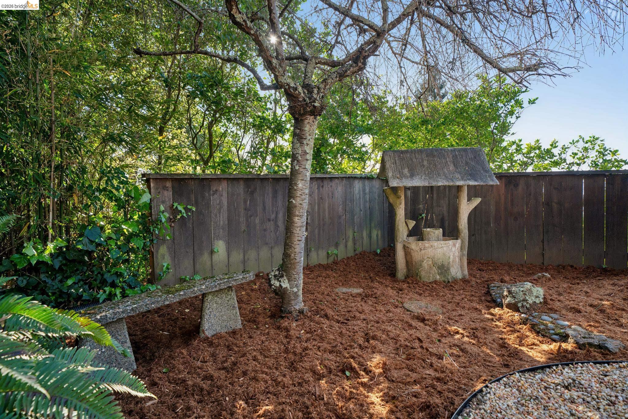 Detail Gallery Image 54 of 57 For 6411 Snake Road, Oakland,  CA 94611 - 3 Beds | 2 Baths