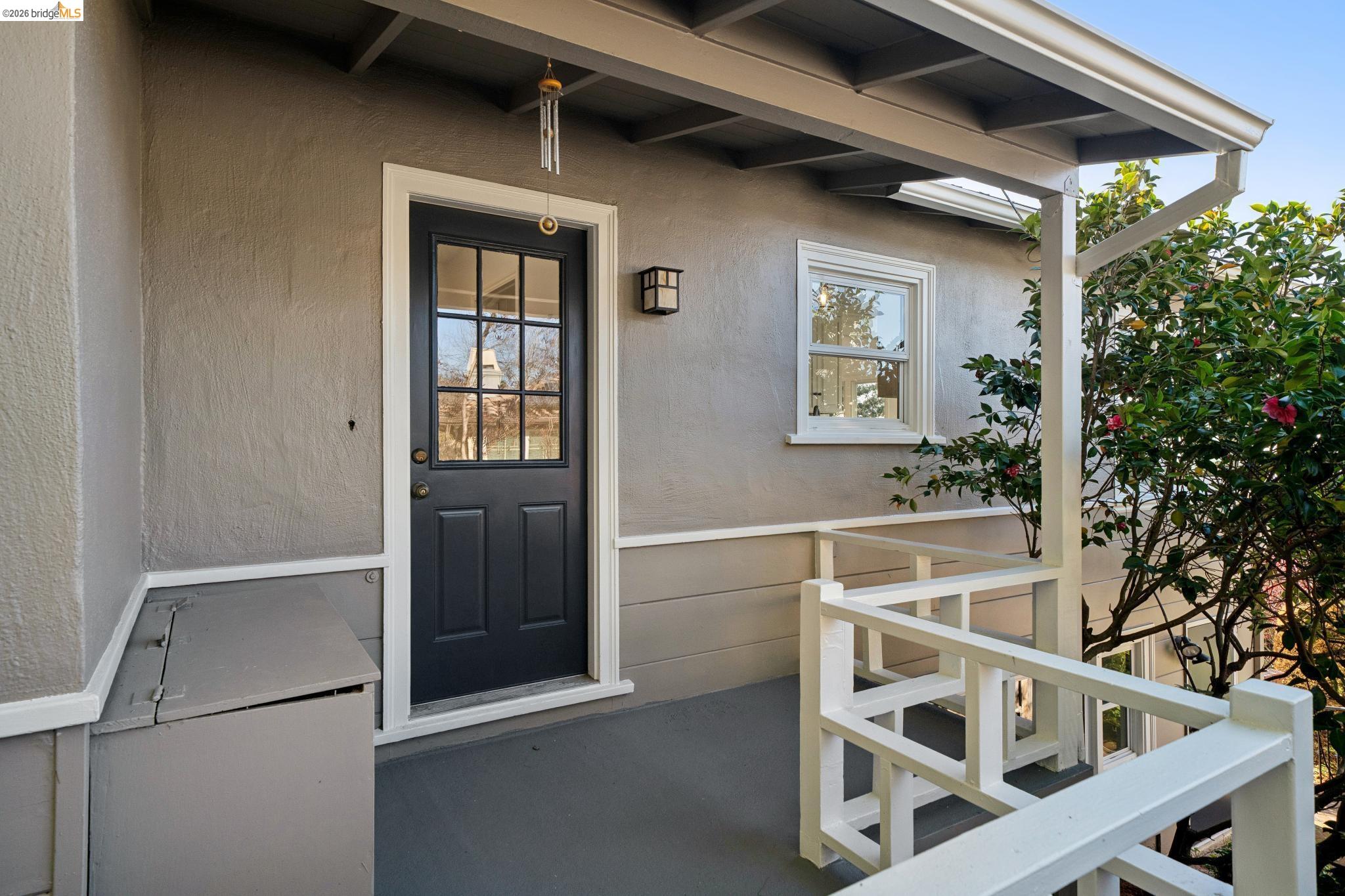 Detail Gallery Image 55 of 57 For 6411 Snake Road, Oakland,  CA 94611 - 3 Beds | 2 Baths